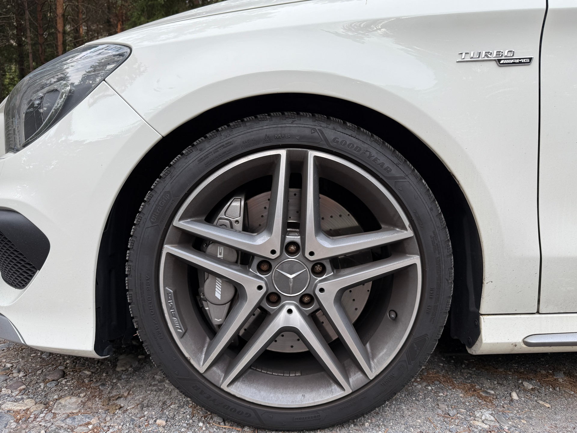 MERCEDES-BENZ CLA 45 AMG 4m-image-3