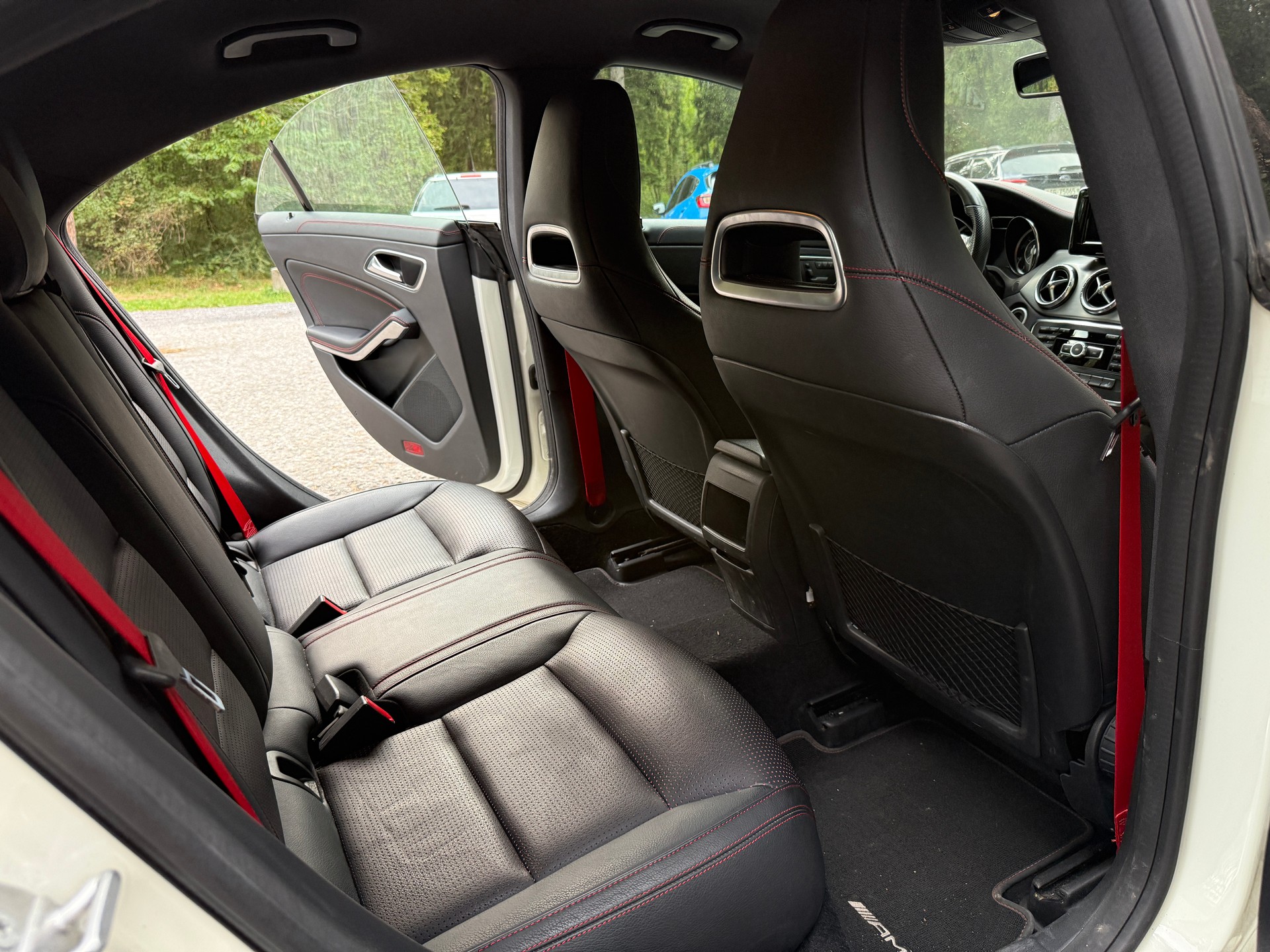 MERCEDES-BENZ CLA 45 AMG 4m-image-2