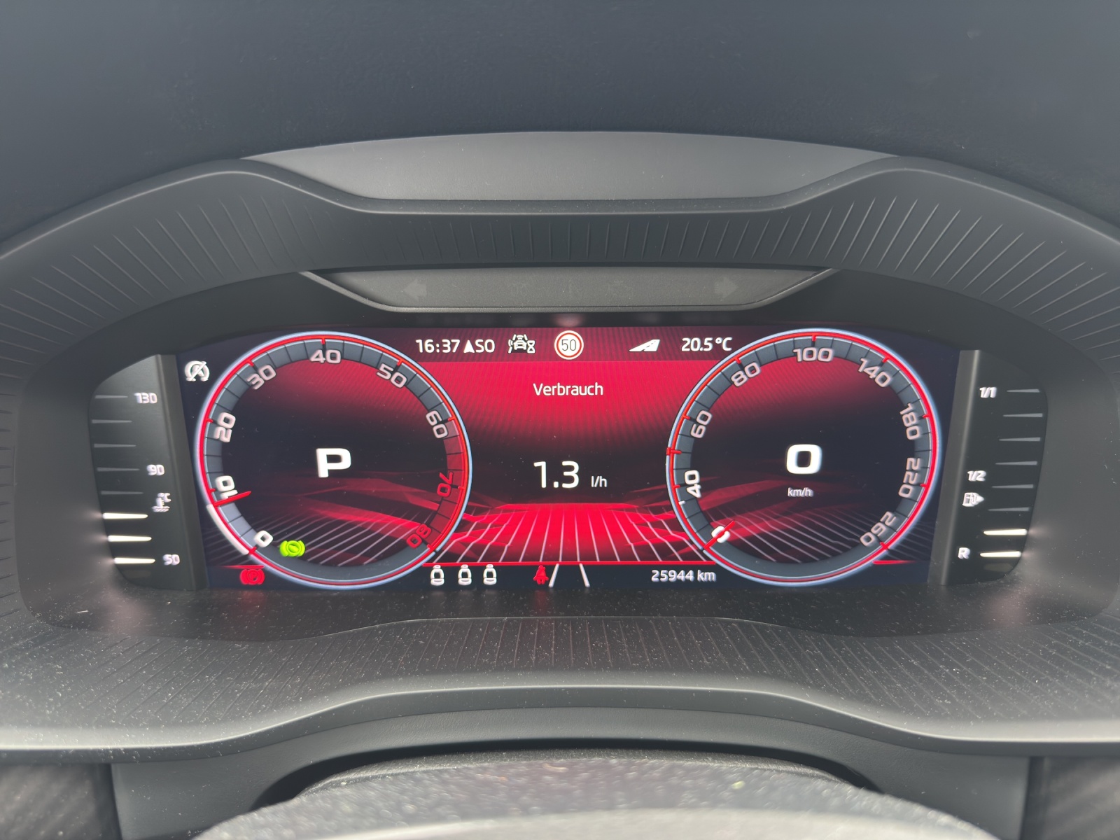 SKODA Kodiaq 2.0 TSI 4x4 RS-image-14