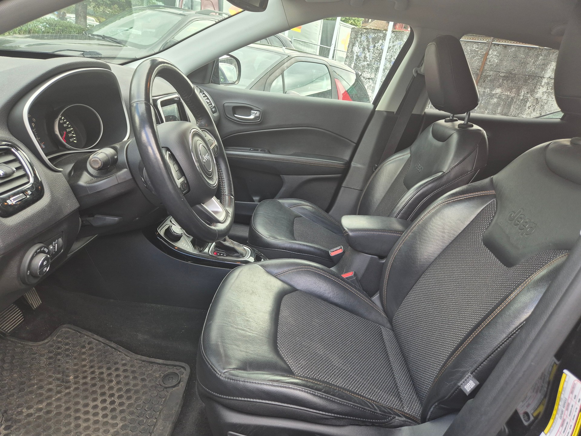 JEEP Compass 2.0CRD Limited AWD 9ATX-image-3