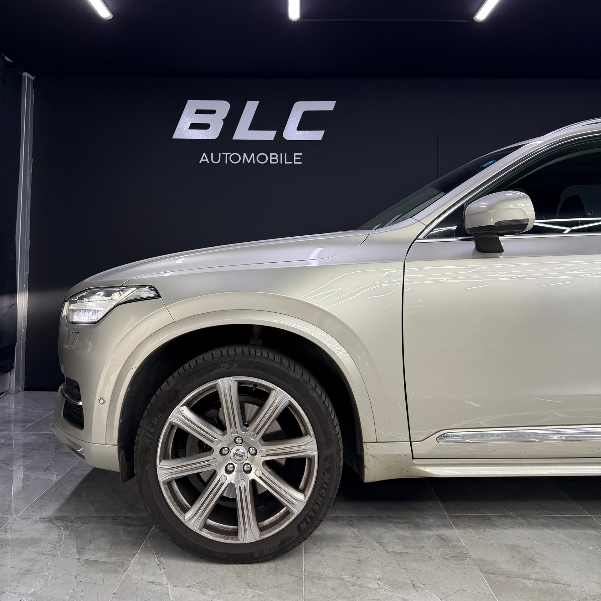 VOLVO XC90 D5 AWD Inscription Geartronic-image-3