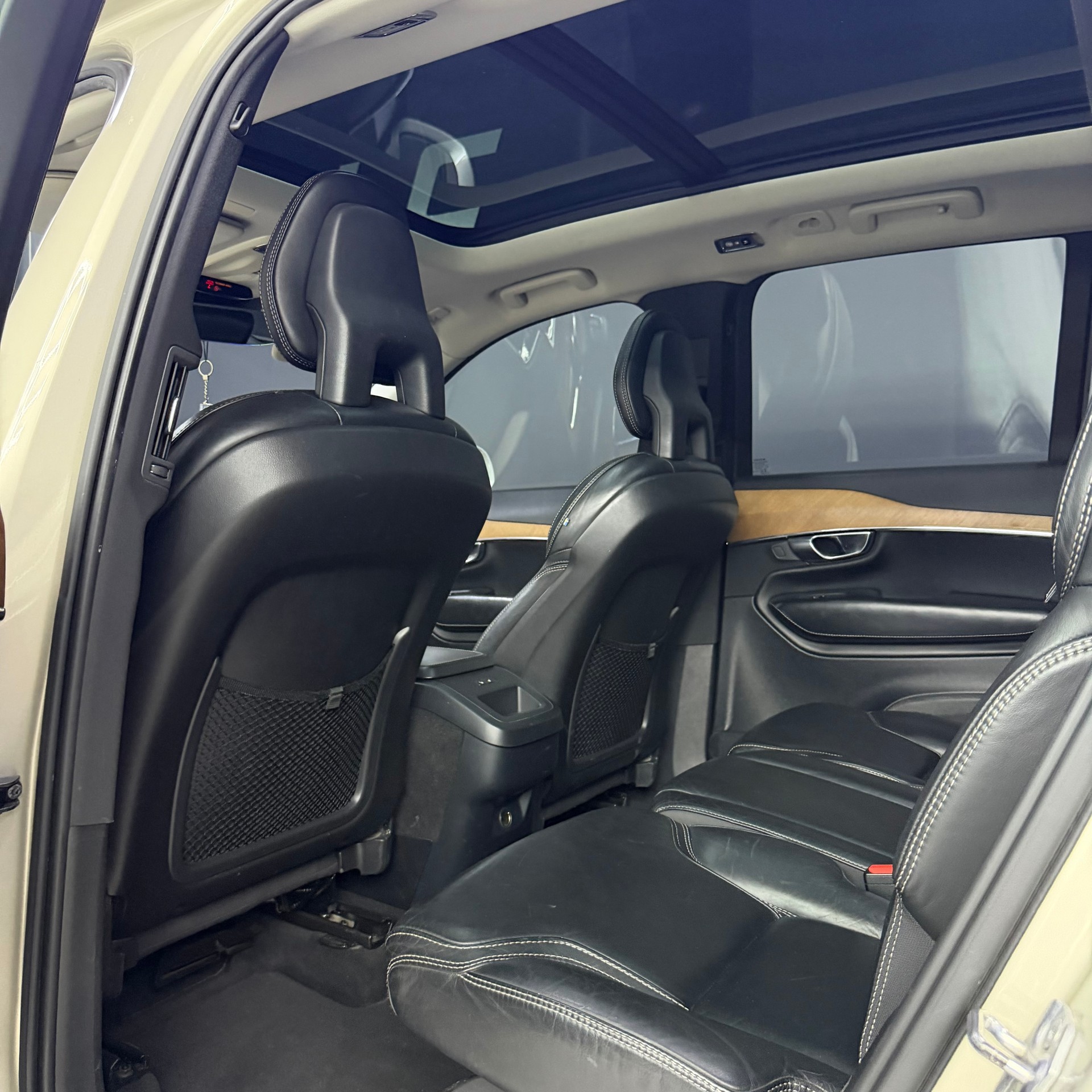 VOLVO XC90 D5 AWD Inscription Geartronic-image-7