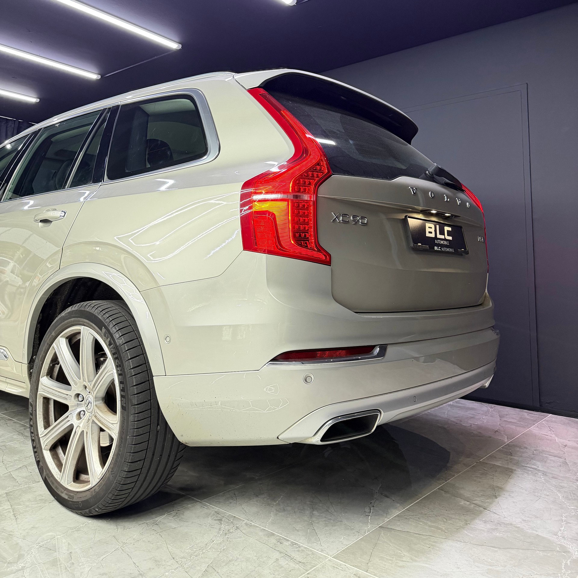 VOLVO XC90 D5 AWD Inscription Geartronic-image-5