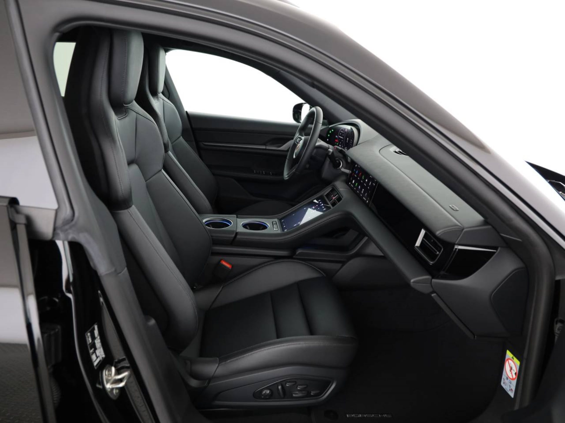 PORSCHE Taycan 4S Cross Turismo-image-14