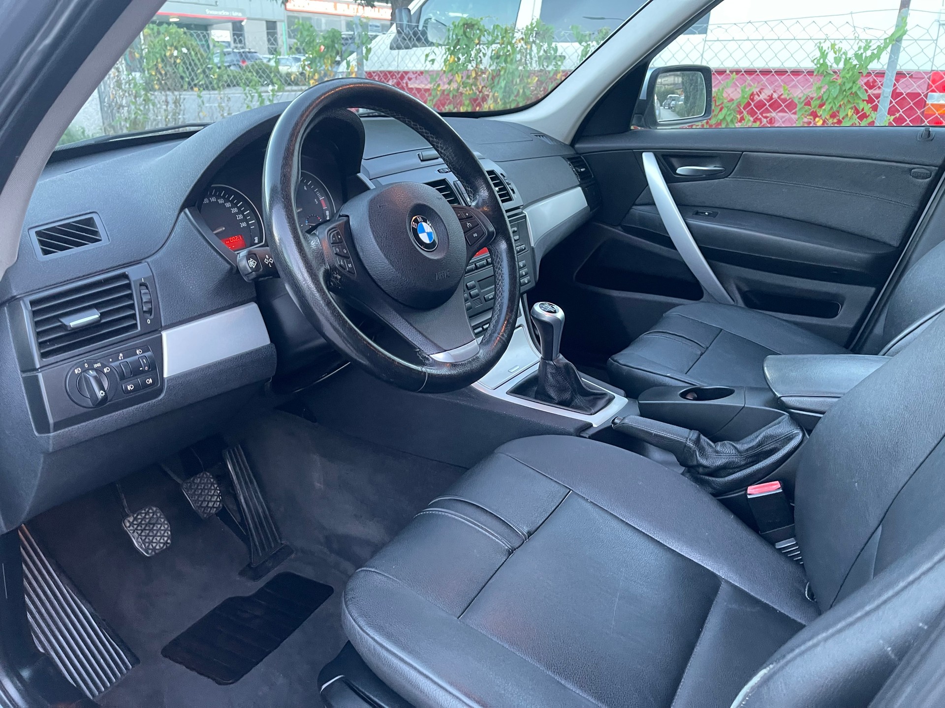 BMW X3 2.0d-image-10