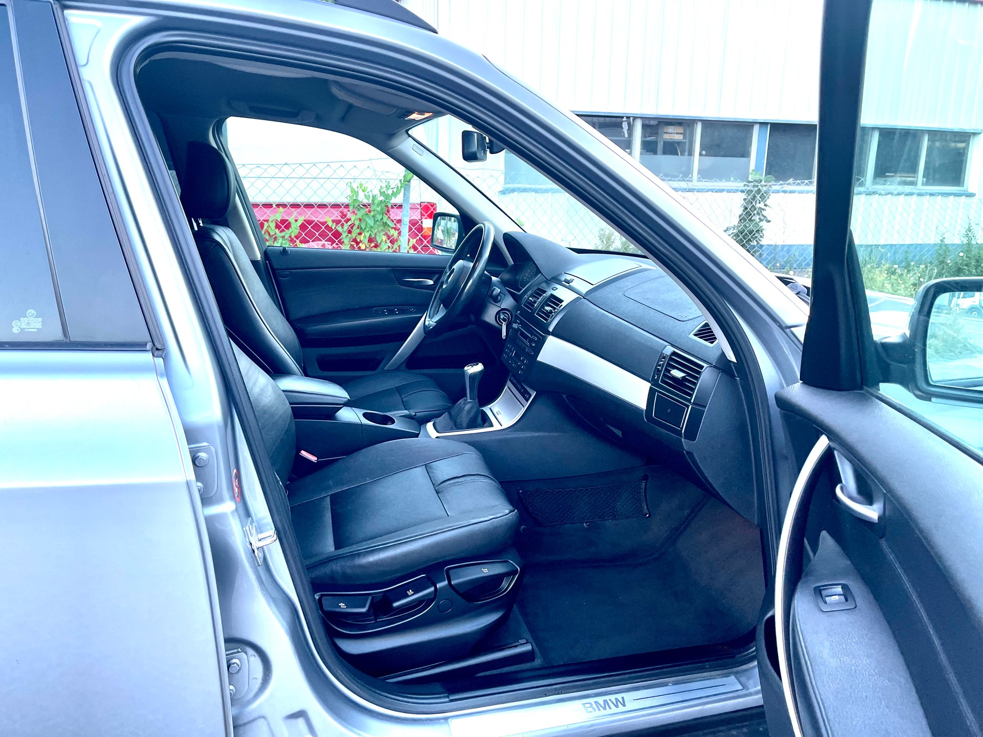 BMW X3 2.0d-image-14