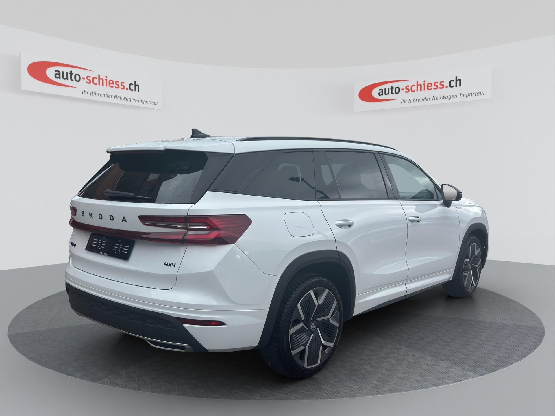 SKODA Kodiaq 2.0 TDI DSG Sportline 4x4 7 Pl.-image-4