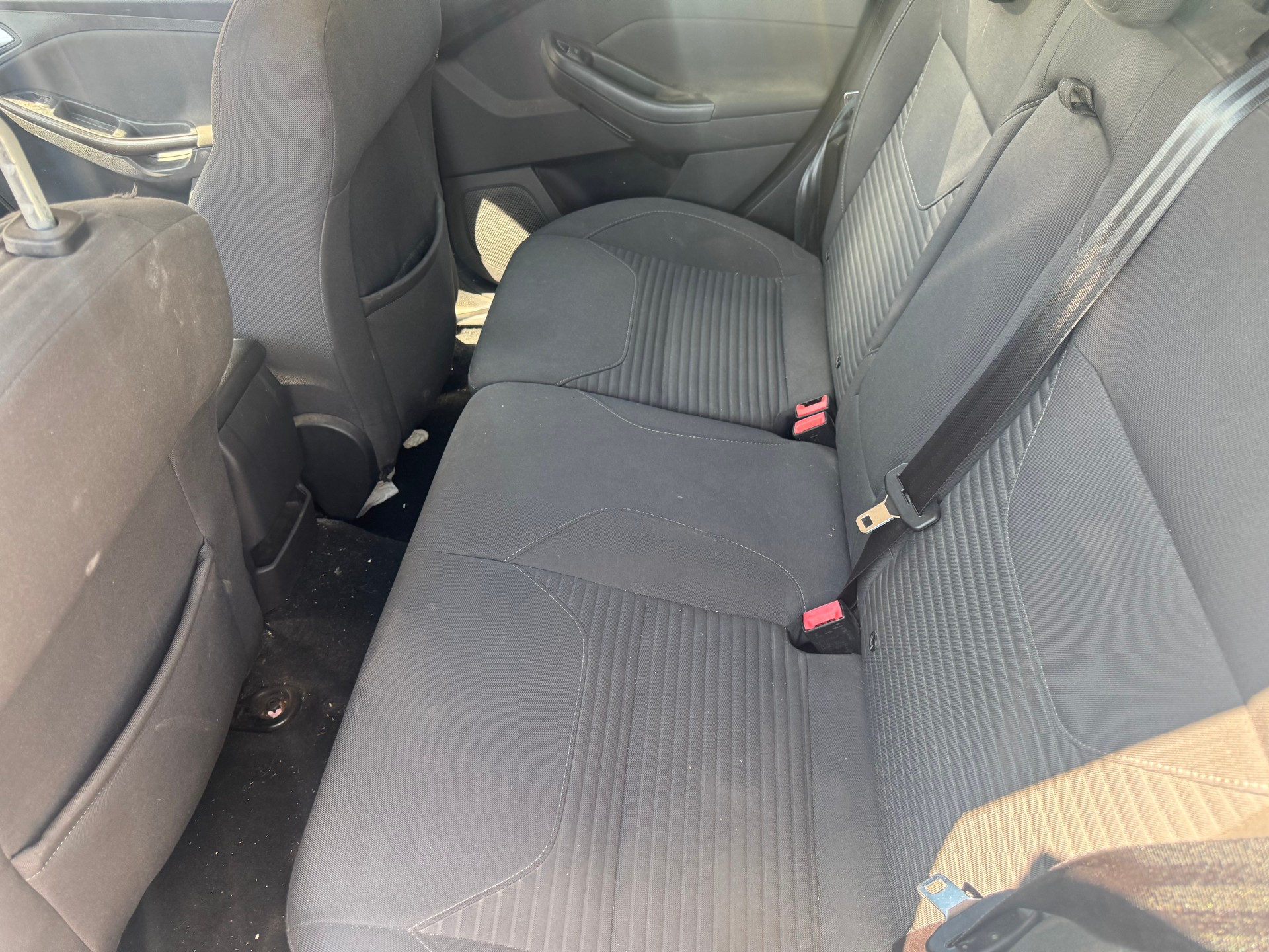 FORD Focus 1.0 SCTi Black Edition-image-6