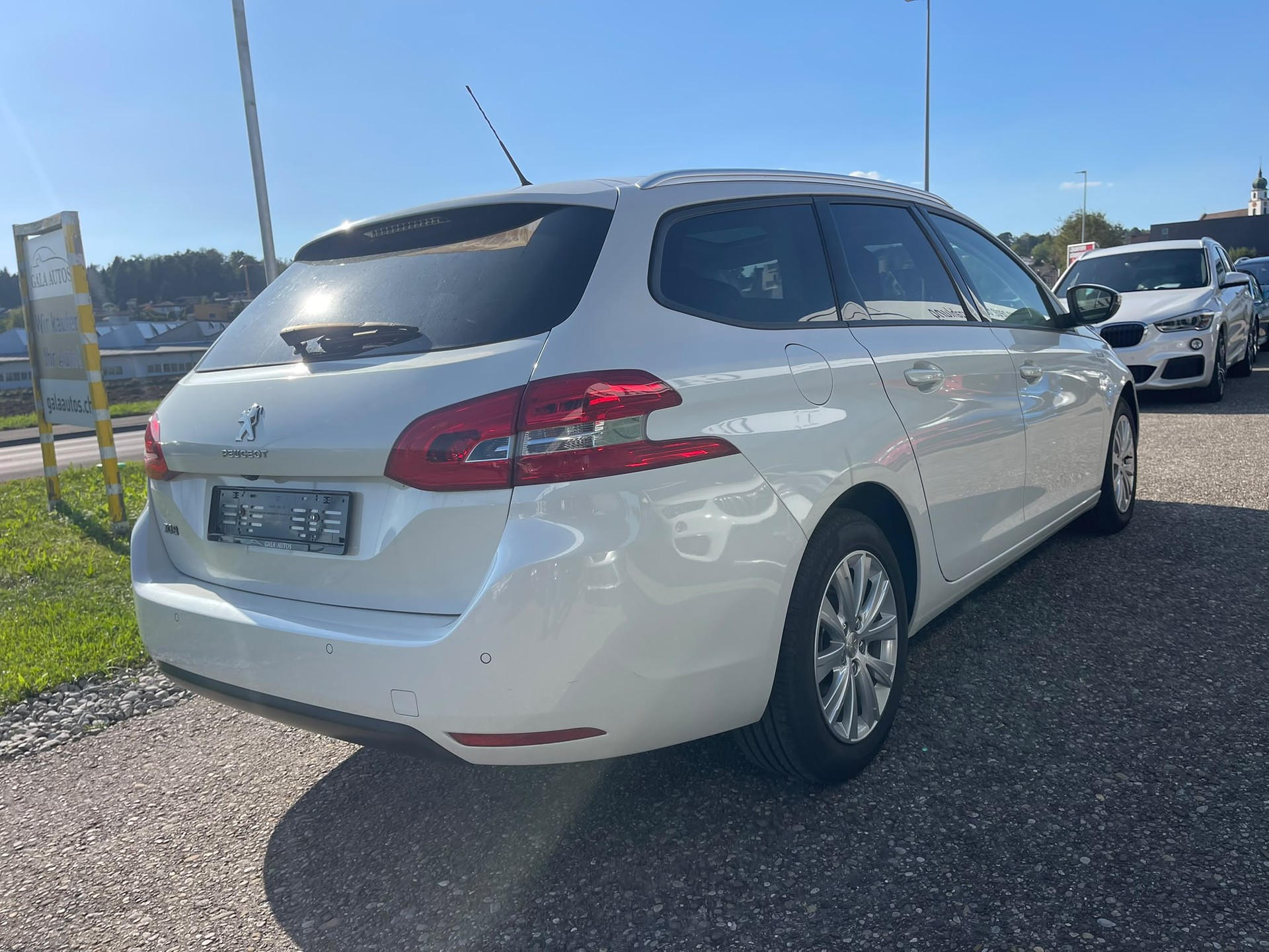 PEUGEOT 308 SW 1.2 THP Active Automatic-image-3
