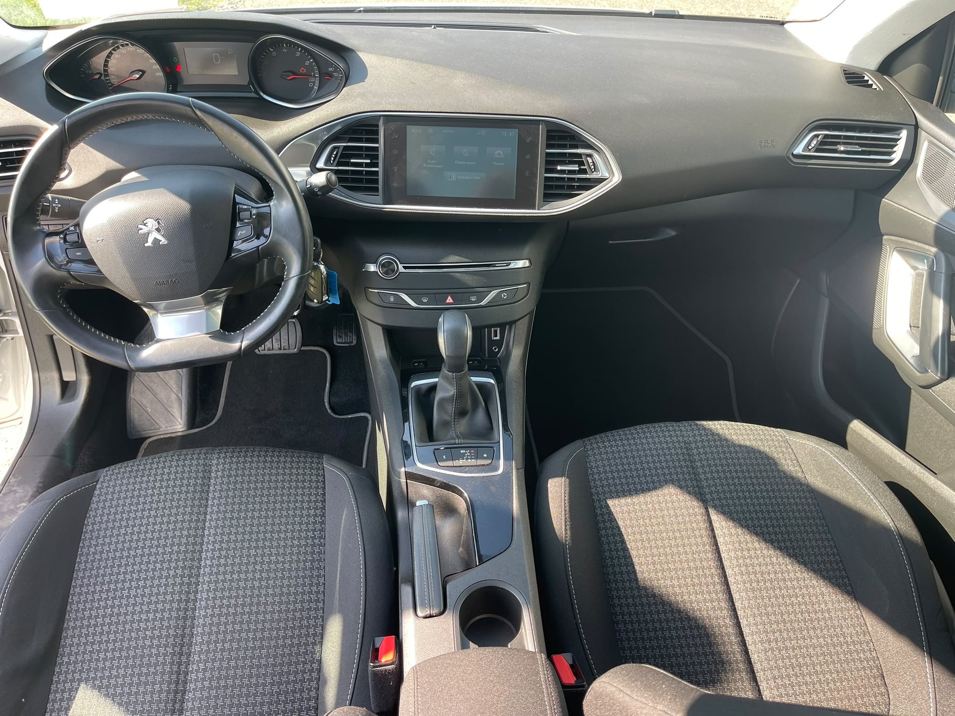 PEUGEOT 308 SW 1.2 THP Active Automatic-image-6