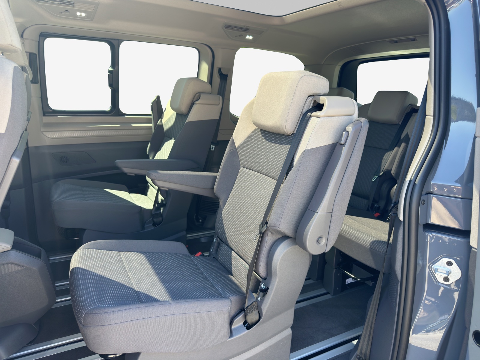 VW Multivan 1.5 eHybrid 4Motion DSG-image-11