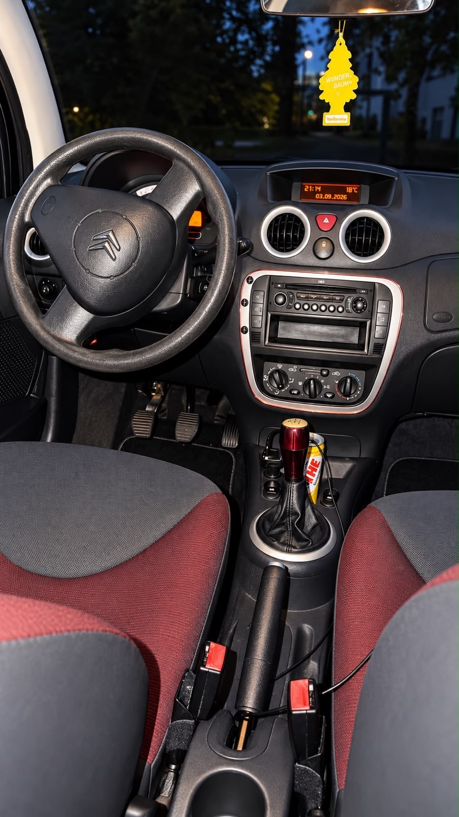 CITROEN C3 1.4i Exclusive-image-2