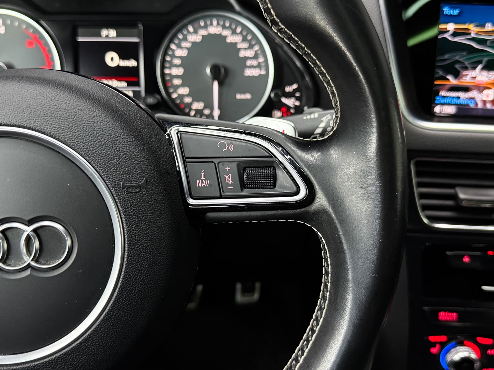 AUDI SQ5 3.0 TDI quattro tiptronic *AHK*-image-12