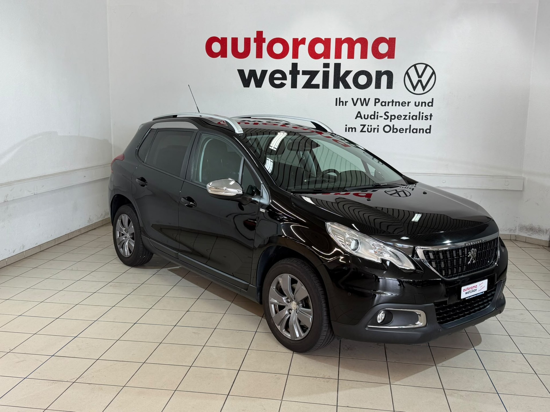 PEUGEOT 2008 1.2 PureTech Style EAT6-image-0