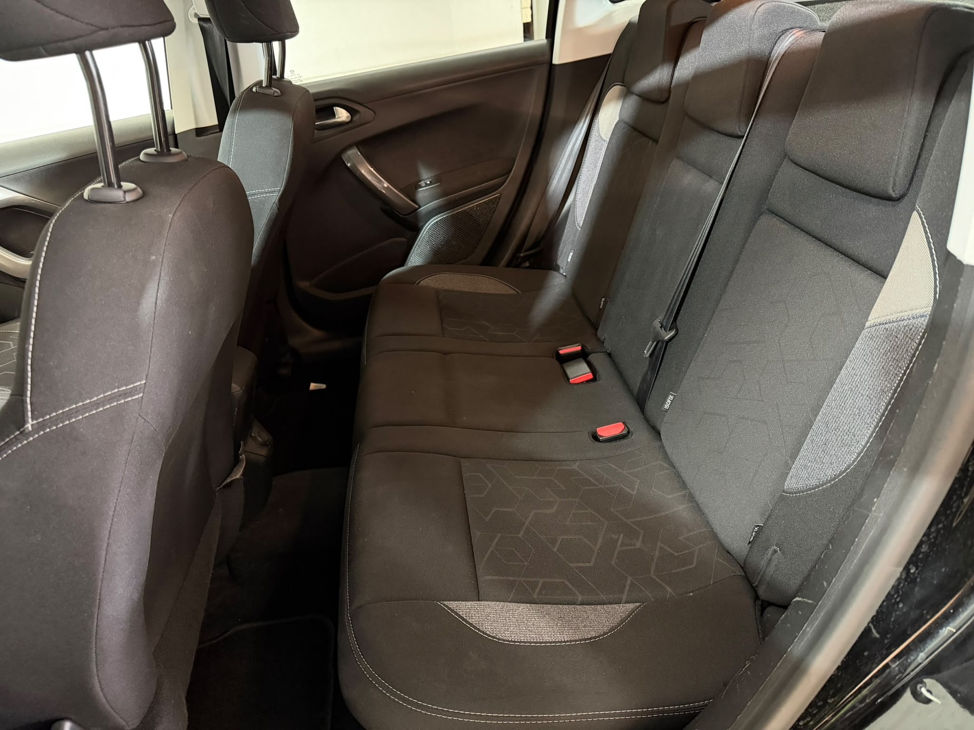 PEUGEOT 2008 1.2 PureTech Style EAT6-image-7