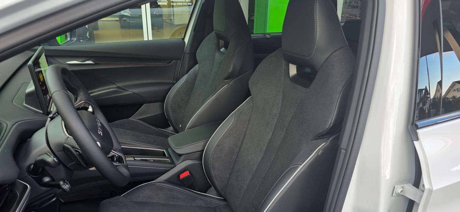 SKODA Enyaq 85x Sportline 4x4-image-9