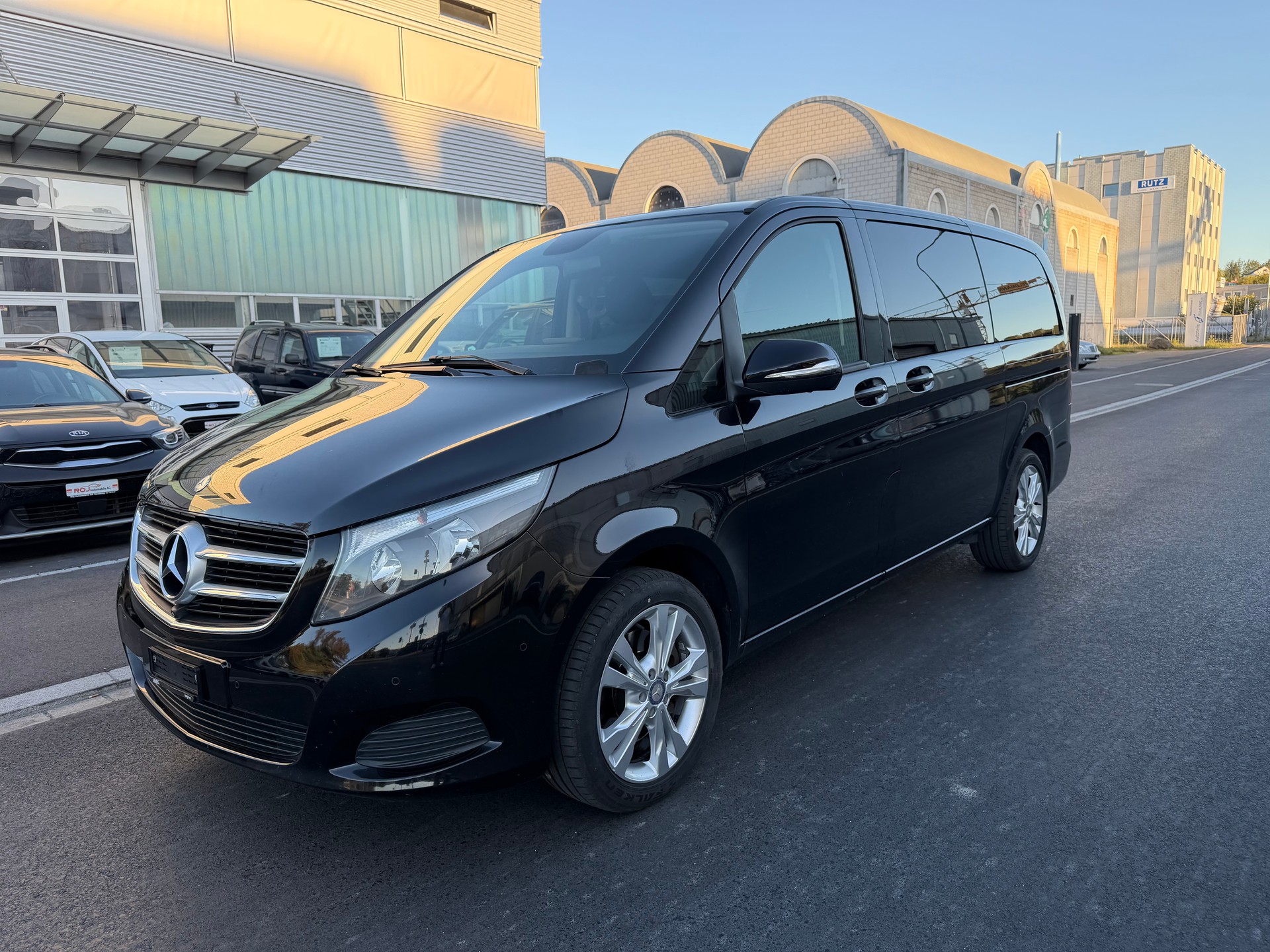 MERCEDES-BENZ V 250 d lang 4Matic 7G-Tronic-image-1