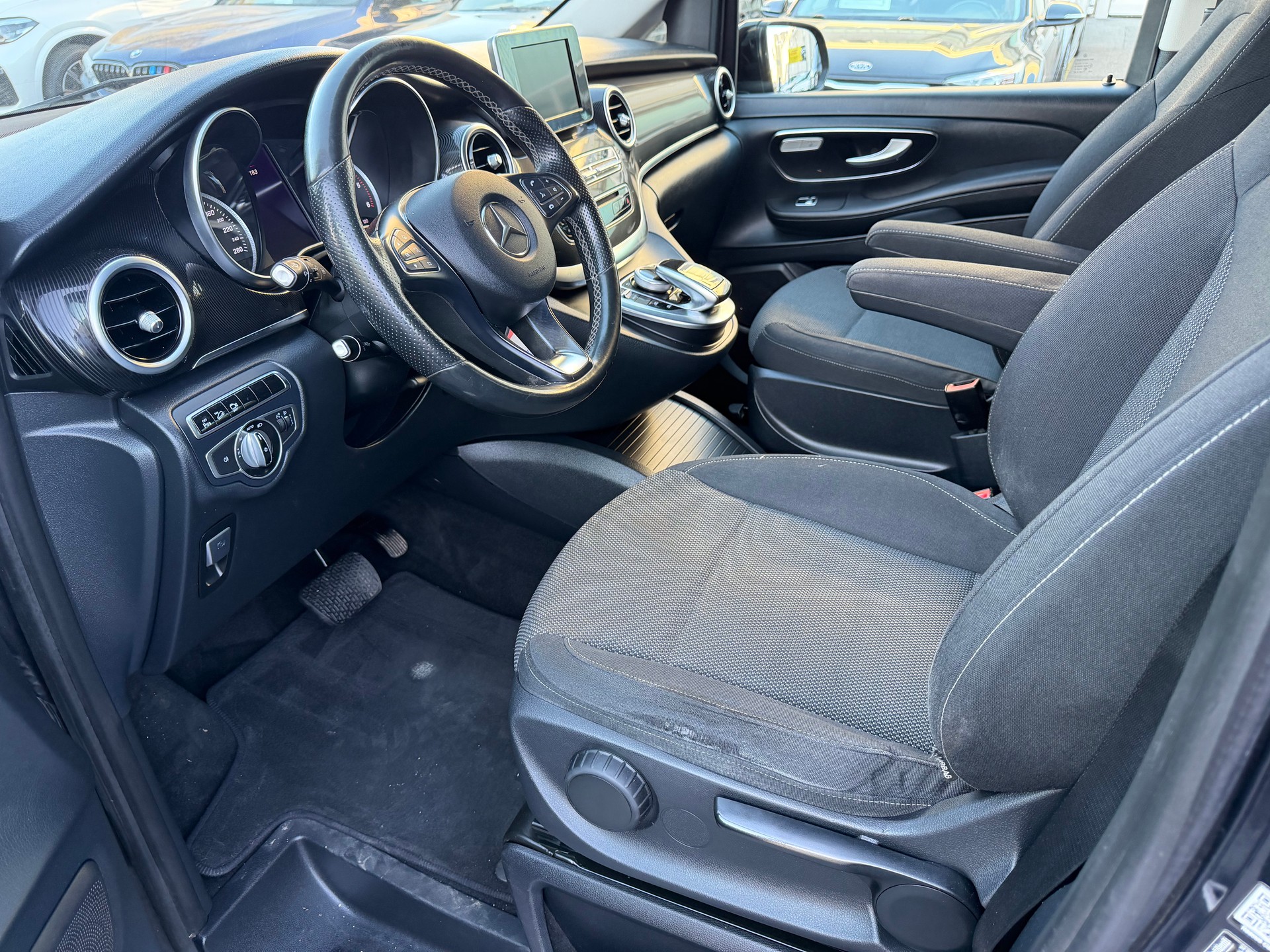 MERCEDES-BENZ V 250 d lang 4Matic 7G-Tronic-image-7