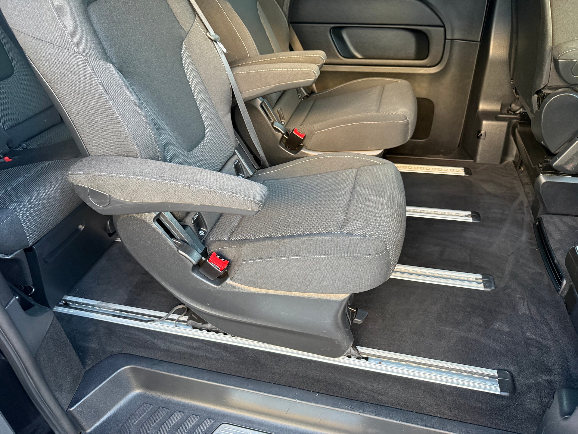 MERCEDES-BENZ V 250 d lang 4Matic 7G-Tronic-image-19