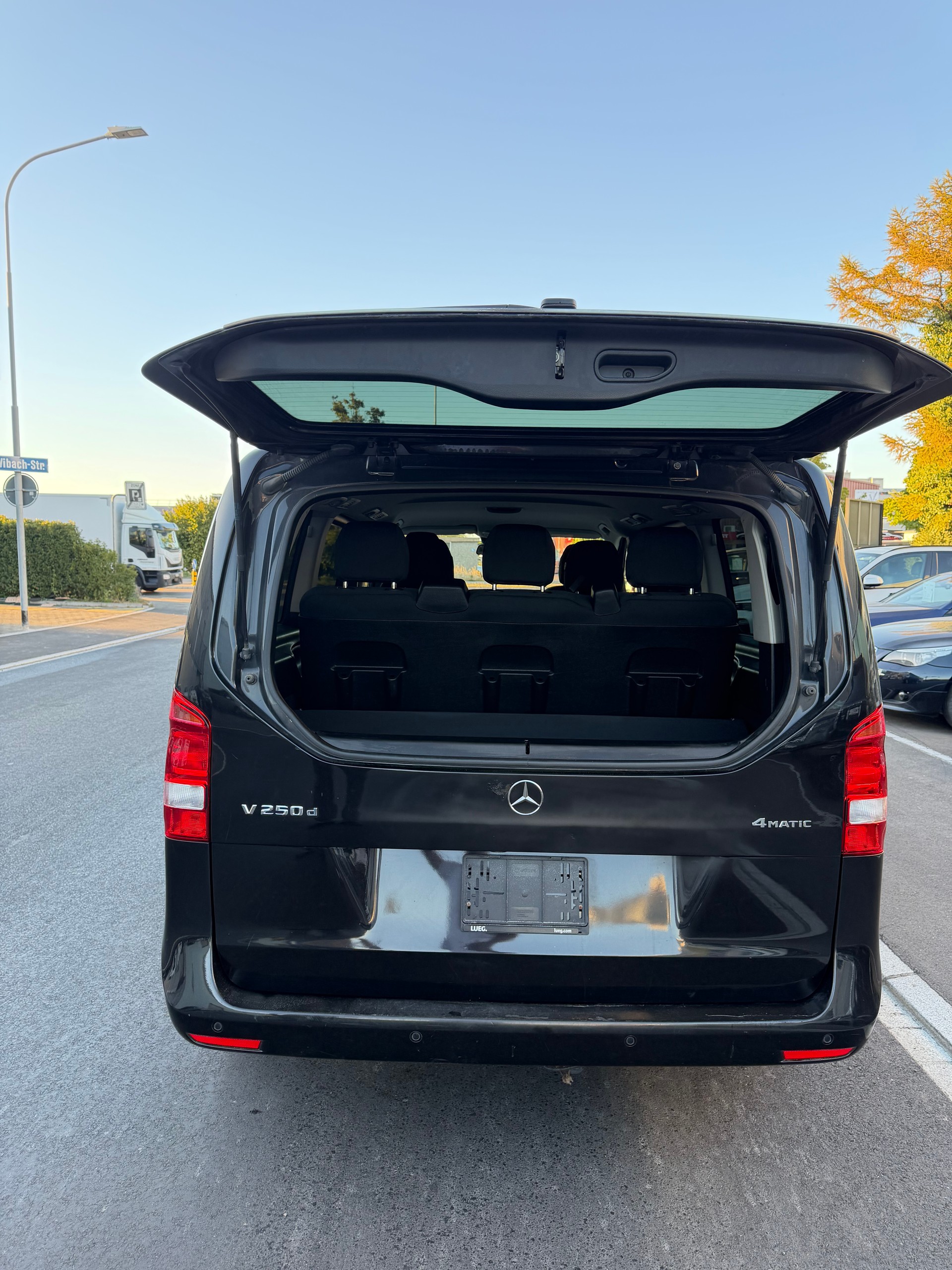 MERCEDES-BENZ V 250 d lang 4Matic 7G-Tronic-image-14