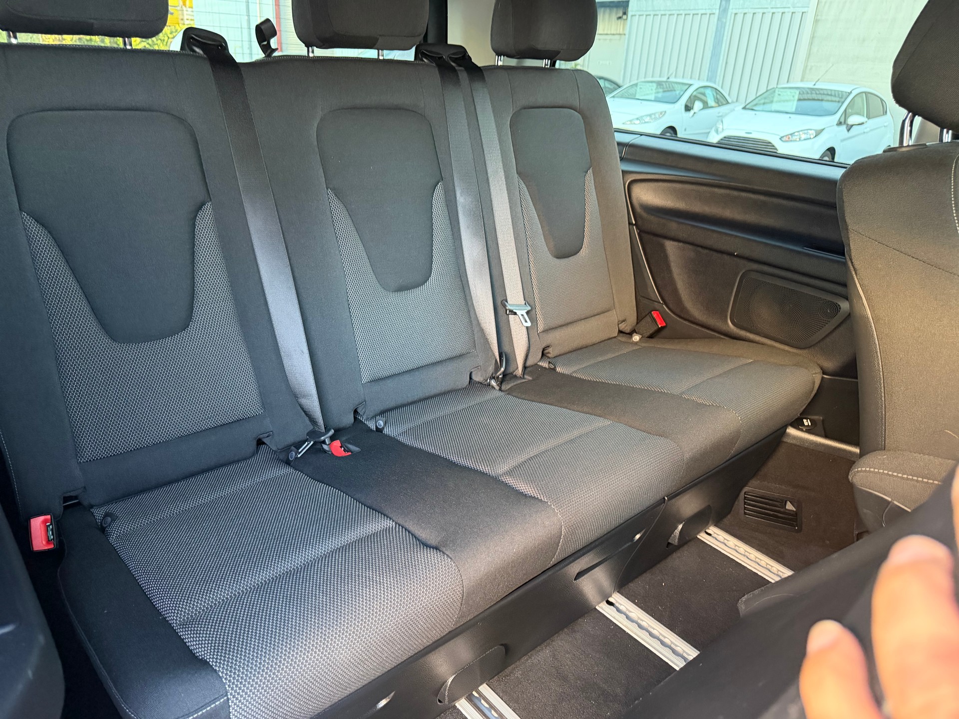 MERCEDES-BENZ V 250 d lang 4Matic 7G-Tronic-image-18