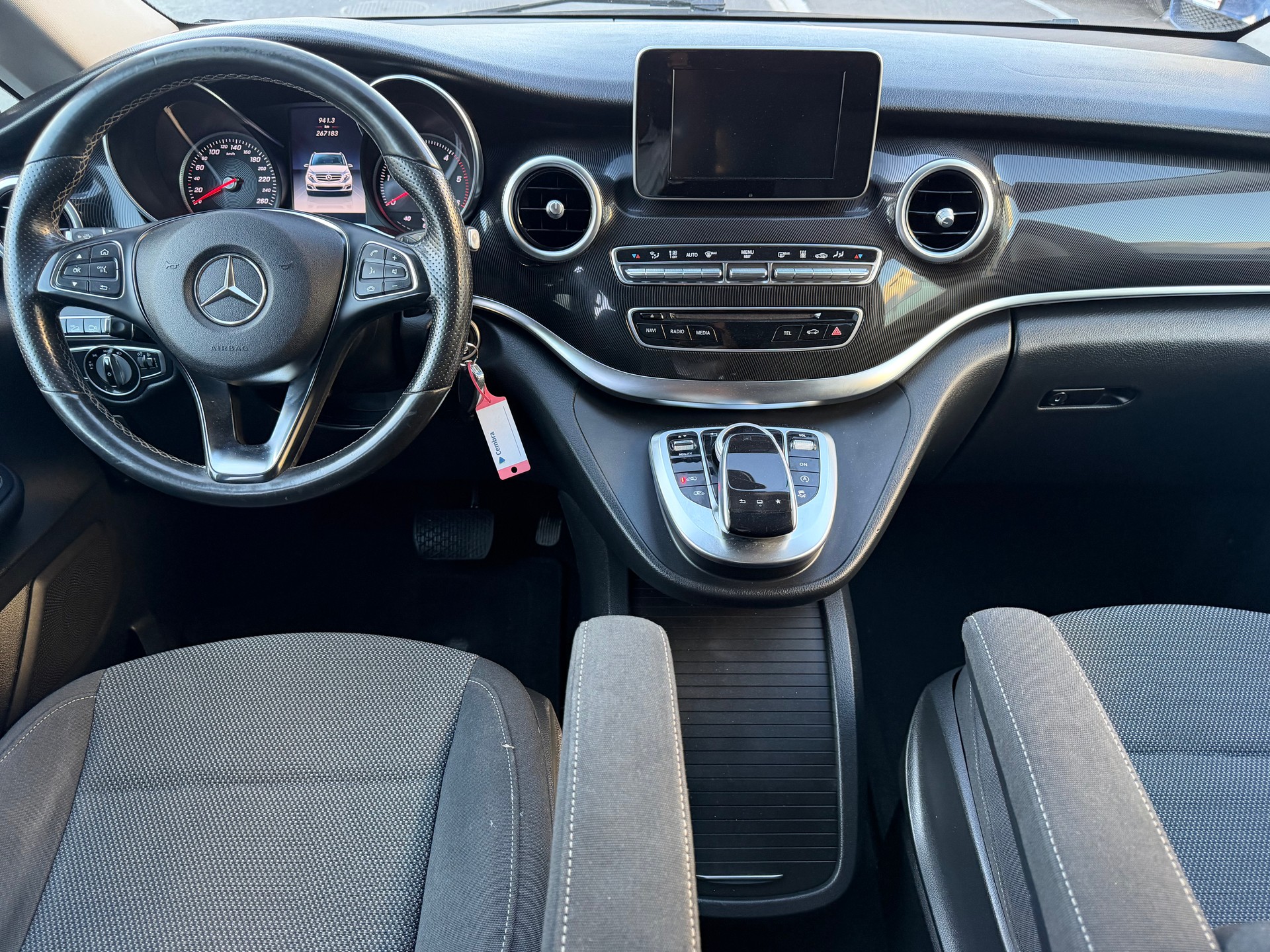 MERCEDES-BENZ V 250 d lang 4Matic 7G-Tronic-image-12