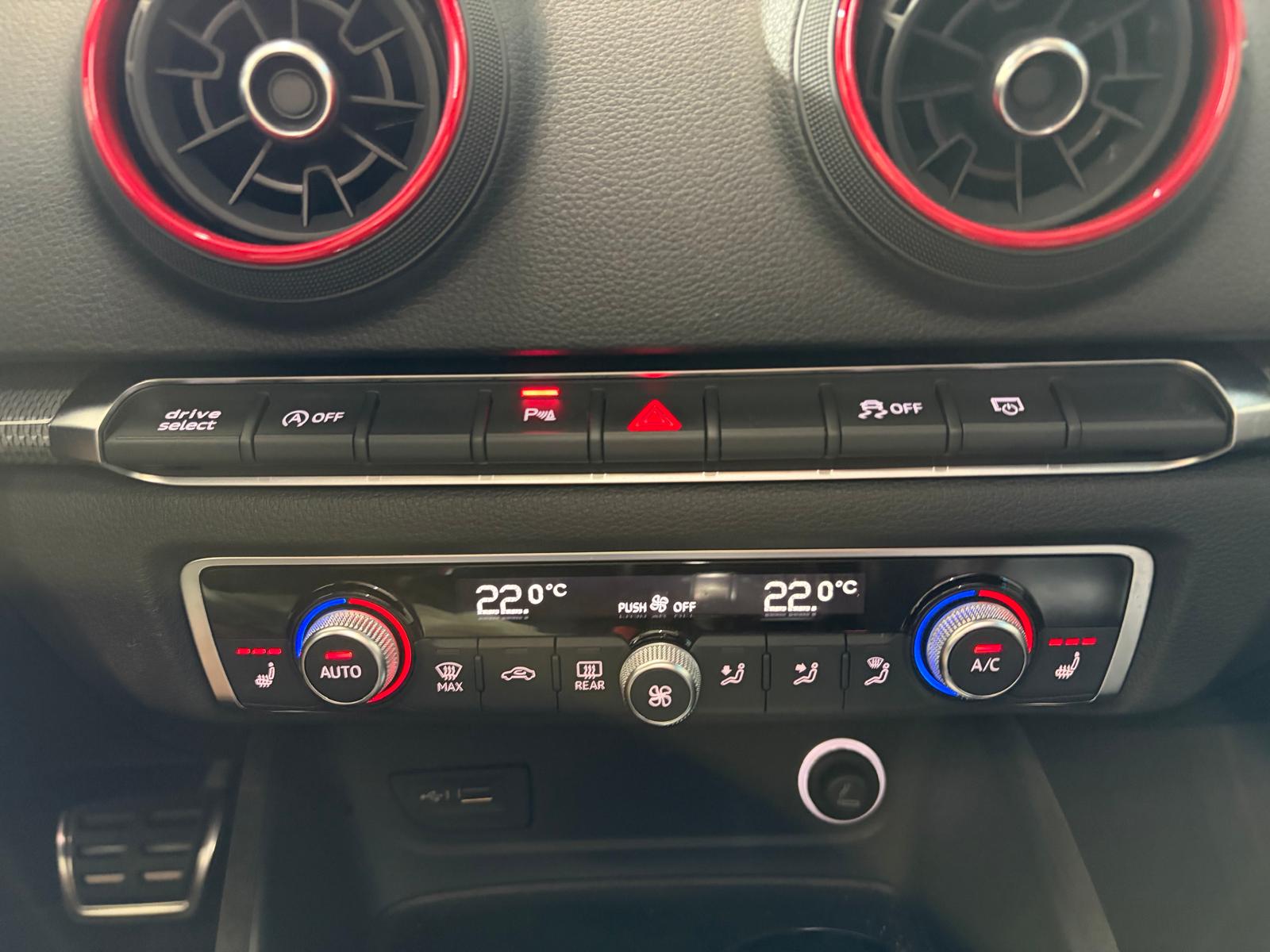 AUDI RS3 Sportback 2.5 TSI quattro S-tronic - Toit ouvrant-image-22