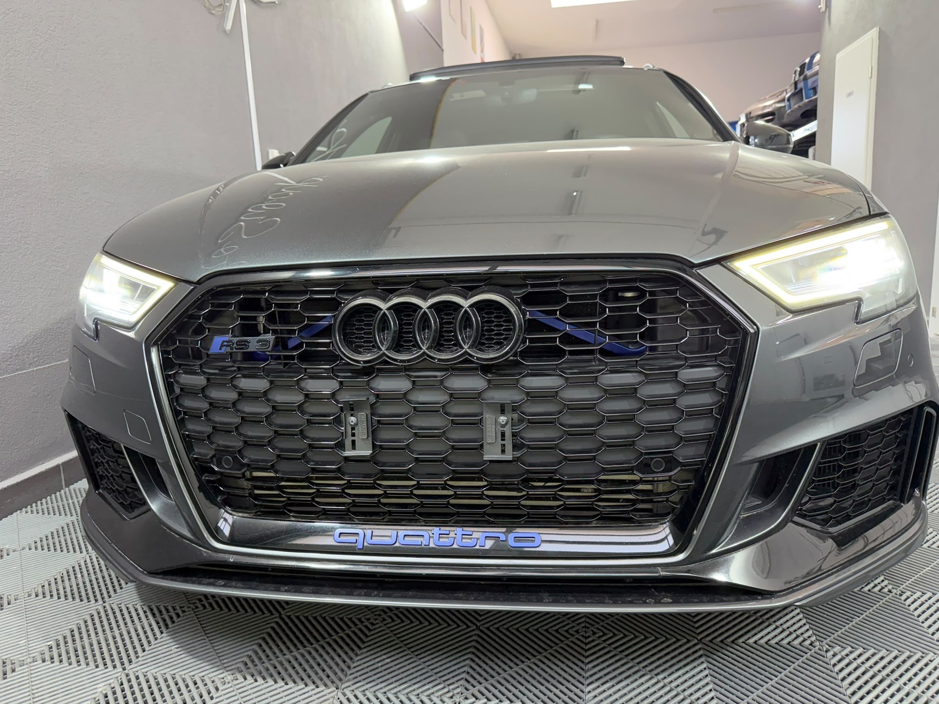 AUDI RS3 Sportback 2.5 TSI quattro S-tronic - Toit ouvrant *MFK / Service du jour*-image-3