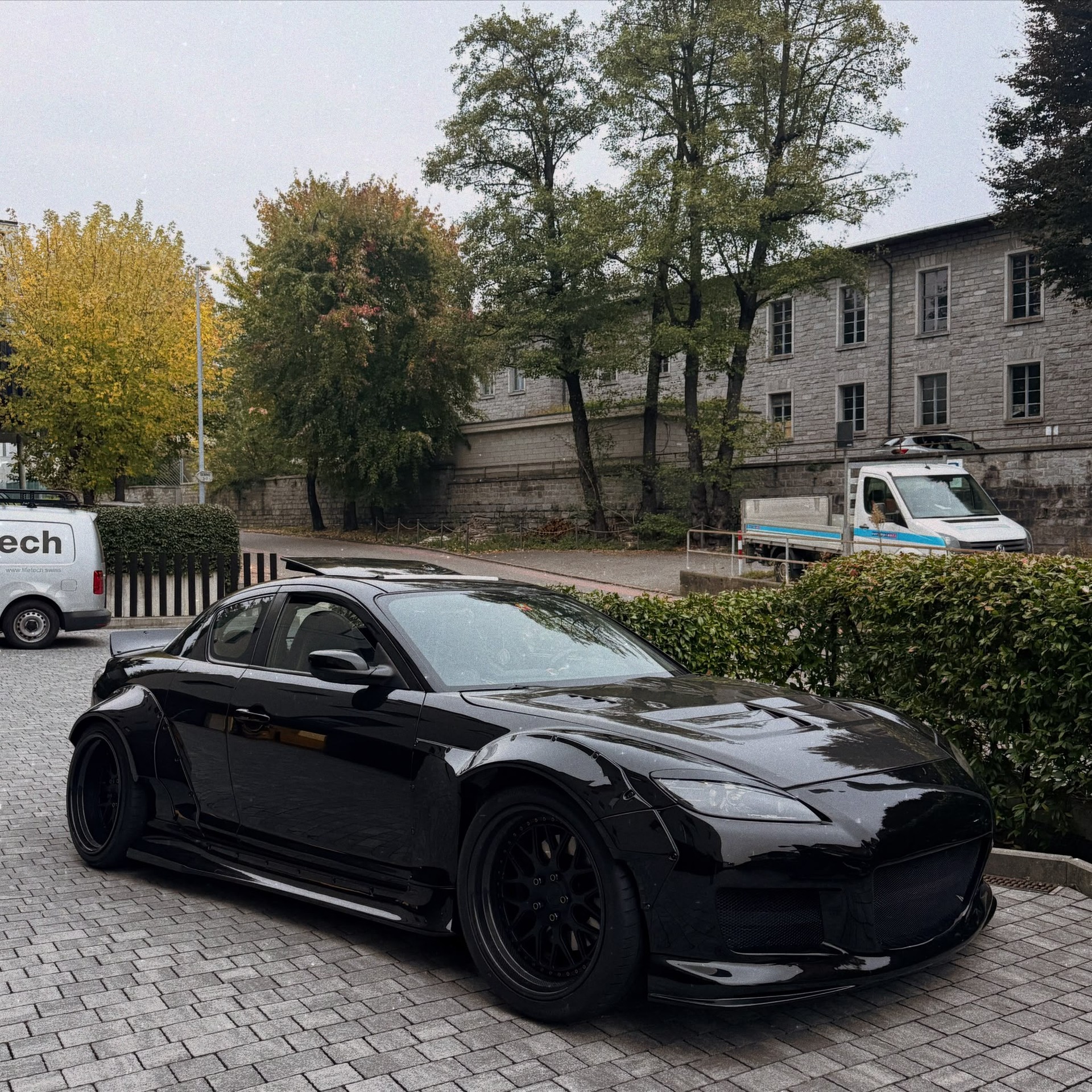 MAZDA RX-8 Revolution-image-2