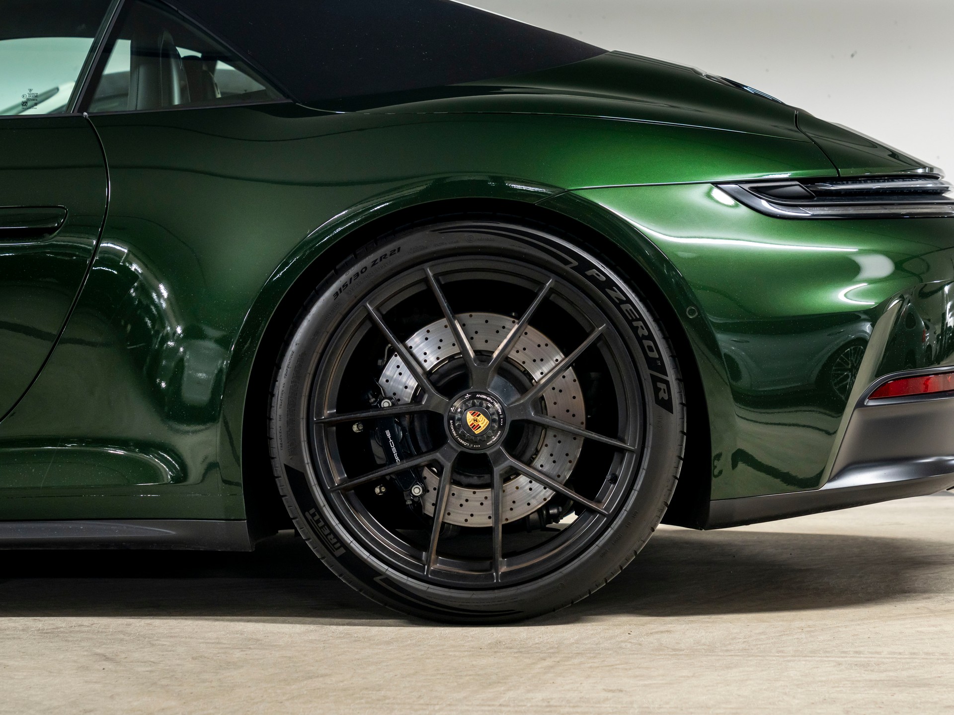 PORSCHE 911 Carrera 4 Cabriolet GTS PDK-image-8