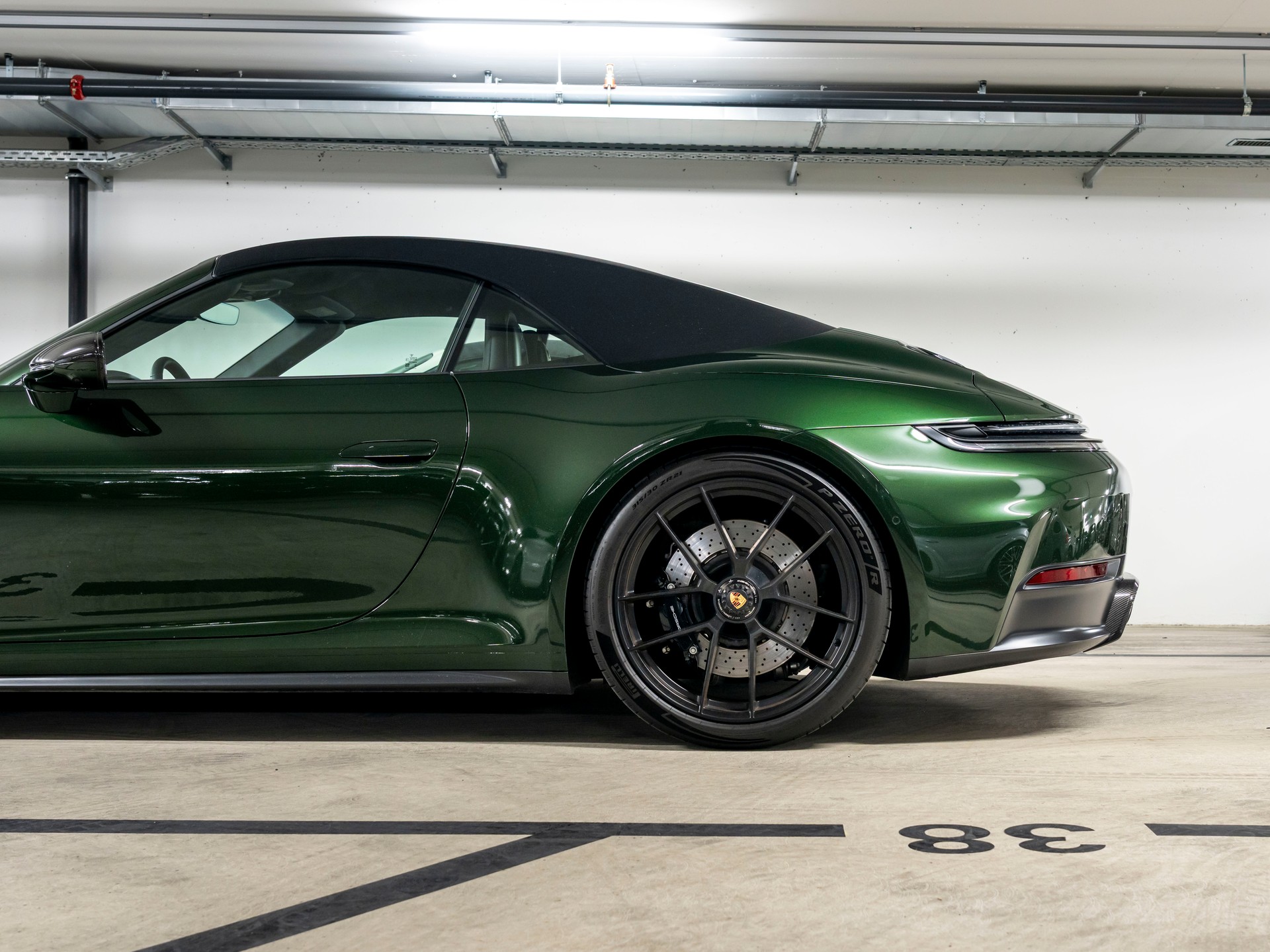 PORSCHE 911 Carrera 4 Cabriolet GTS PDK-image-6