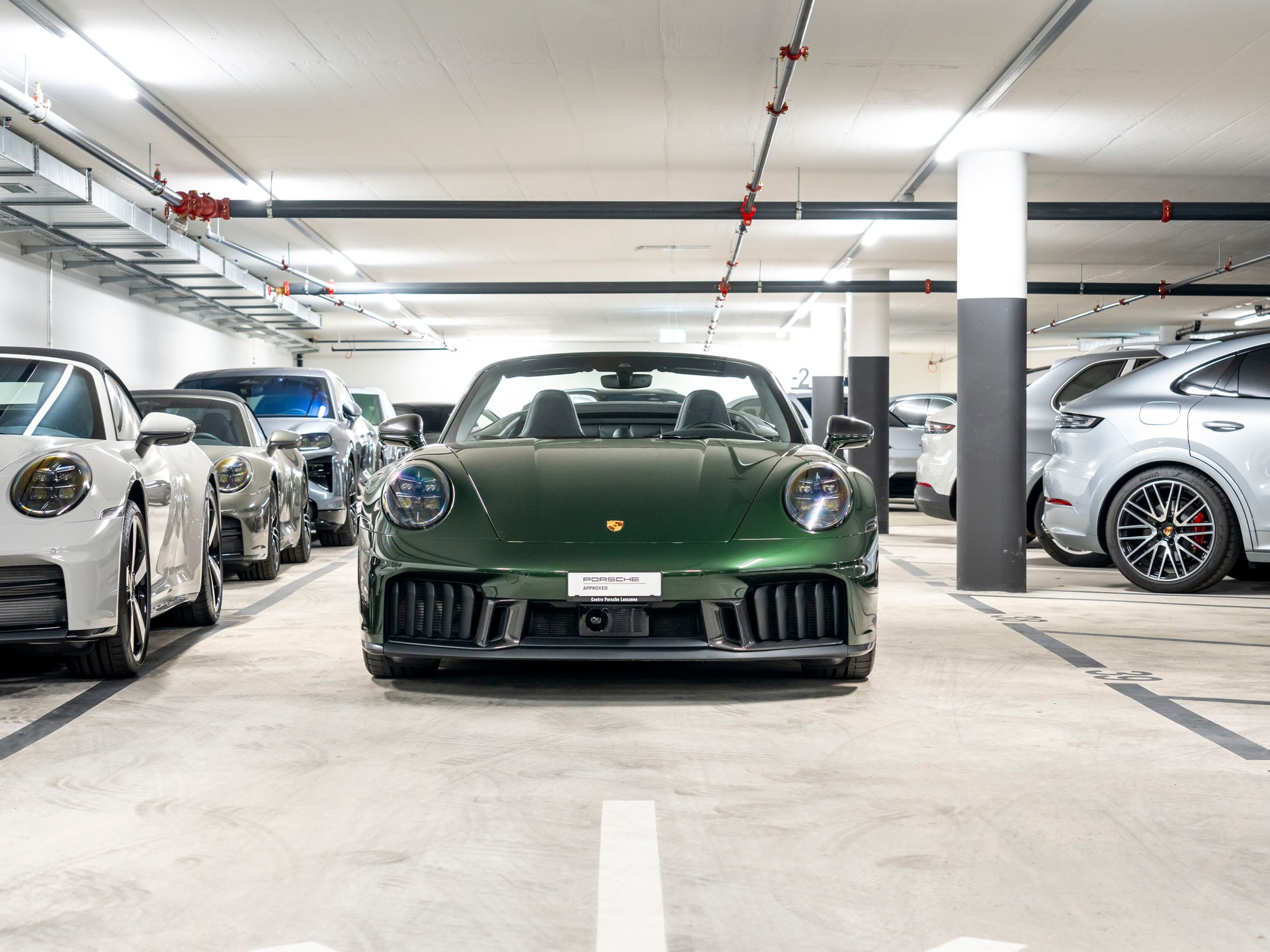 PORSCHE 911 Carrera 4 Cabriolet GTS PDK-image-28