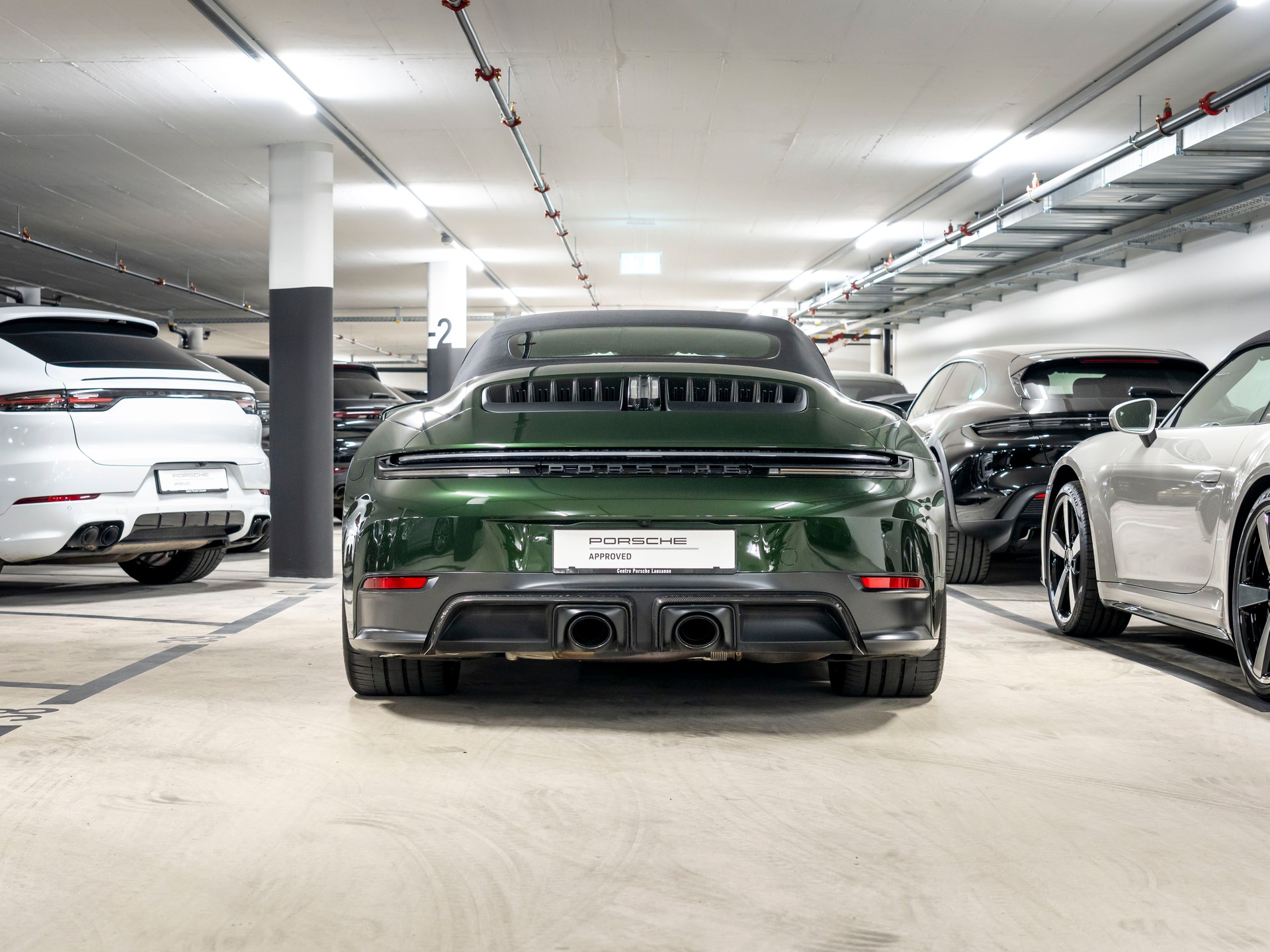 PORSCHE 911 Carrera 4 Cabriolet GTS PDK-image-4