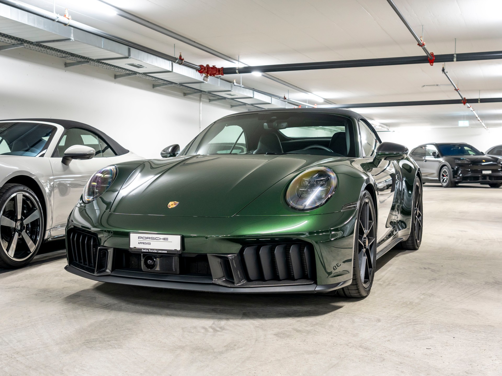 PORSCHE 911 Carrera 4 Cabriolet GTS PDK-image-0
