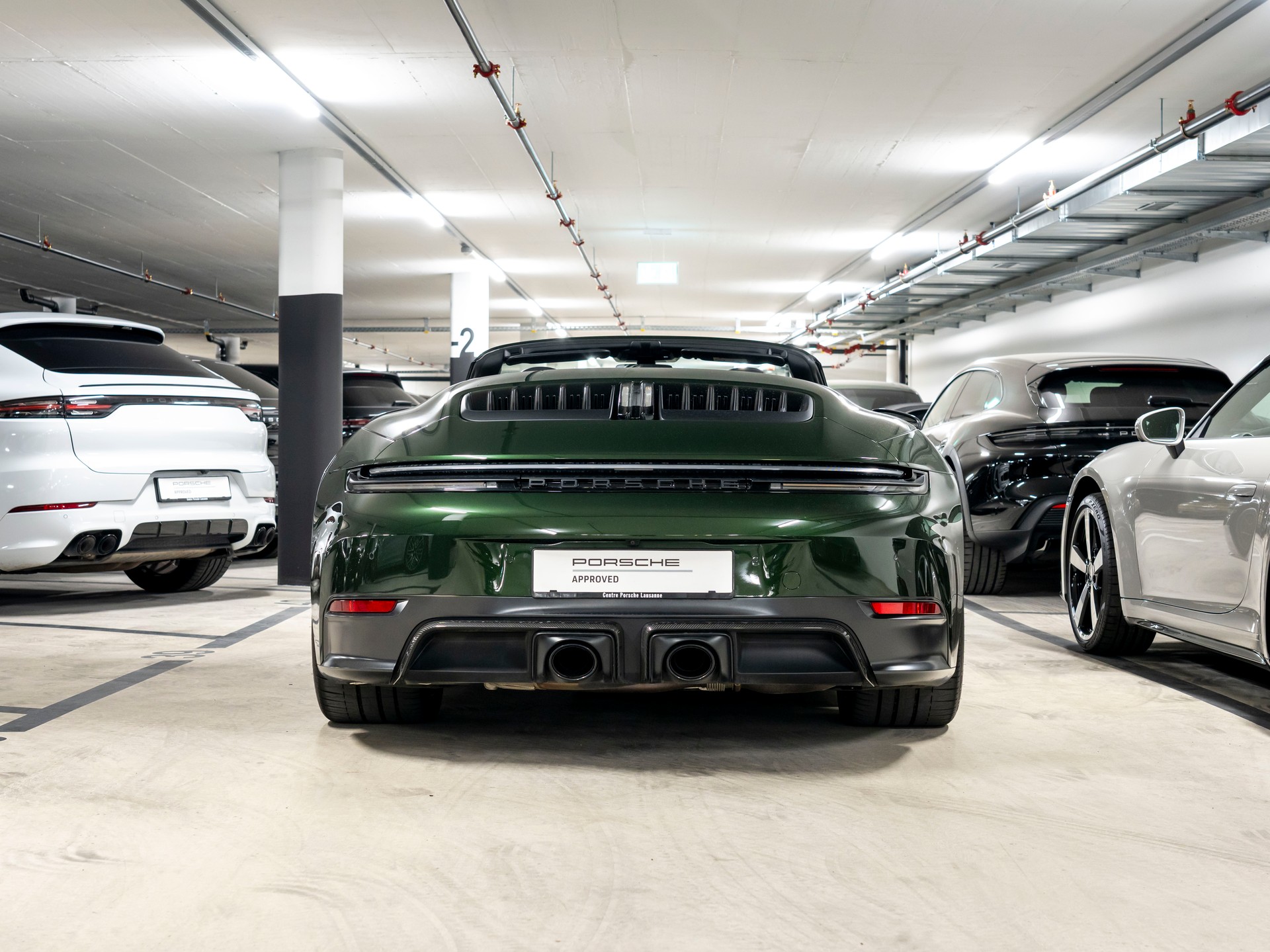 PORSCHE 911 Carrera 4 Cabriolet GTS PDK-image-29