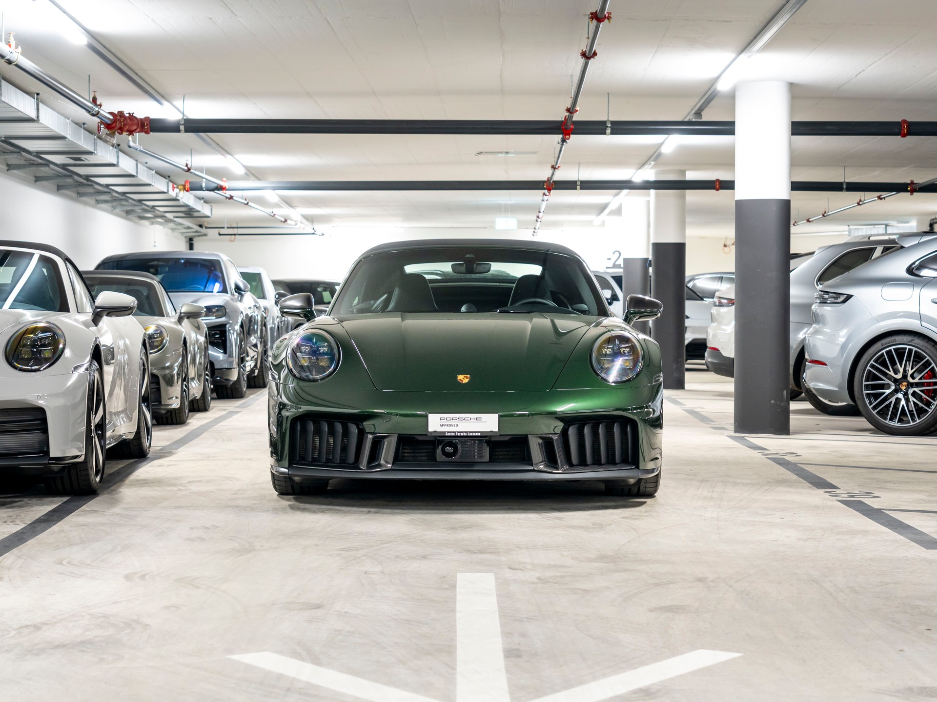 PORSCHE 911 Carrera 4 Cabriolet GTS PDK-image-3