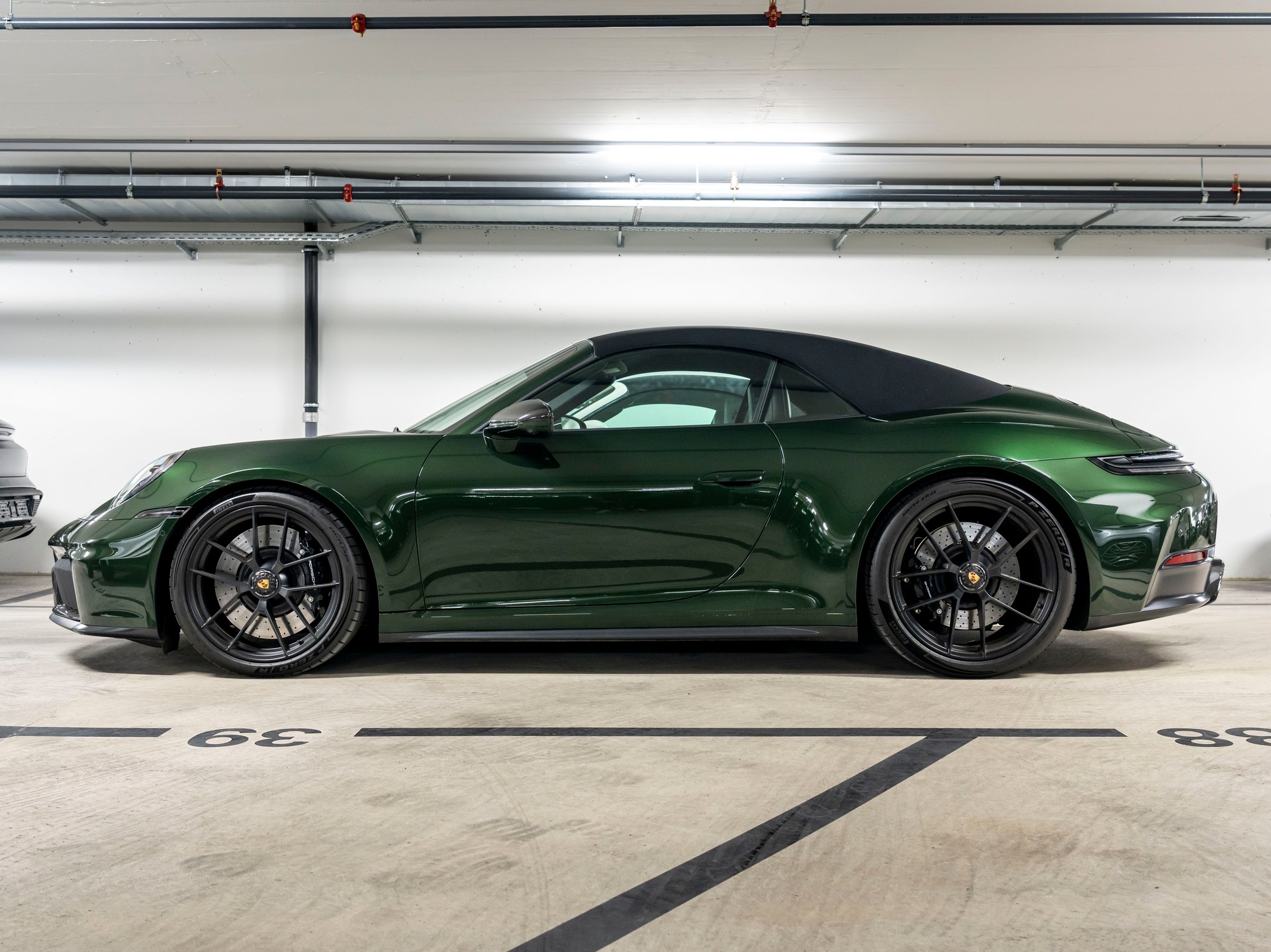 PORSCHE 911 Carrera 4 Cabriolet GTS PDK-image-1