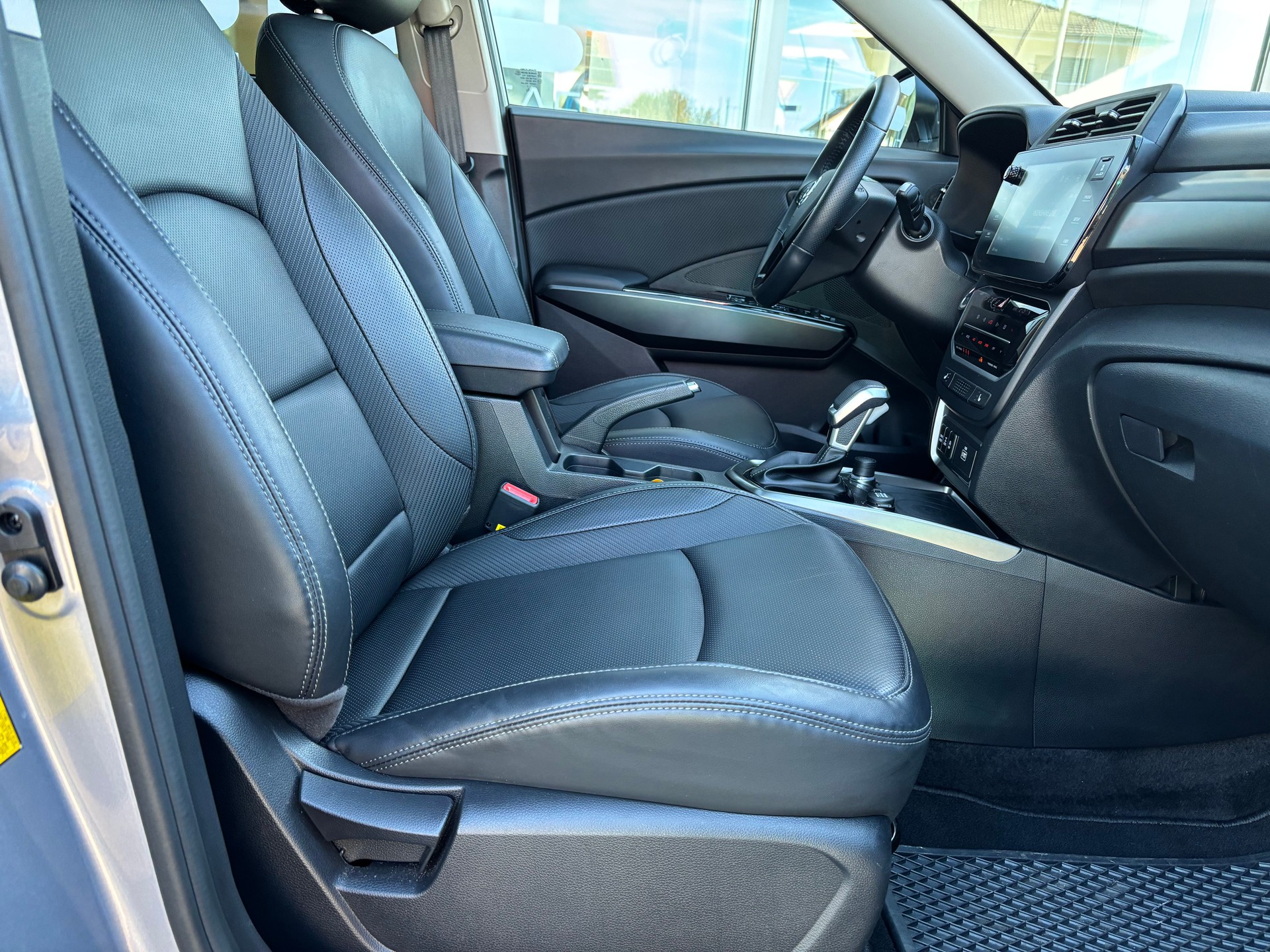 KGM-SsangYong Tivoli 1.5TGDI Tita 4WD Automat-image-7