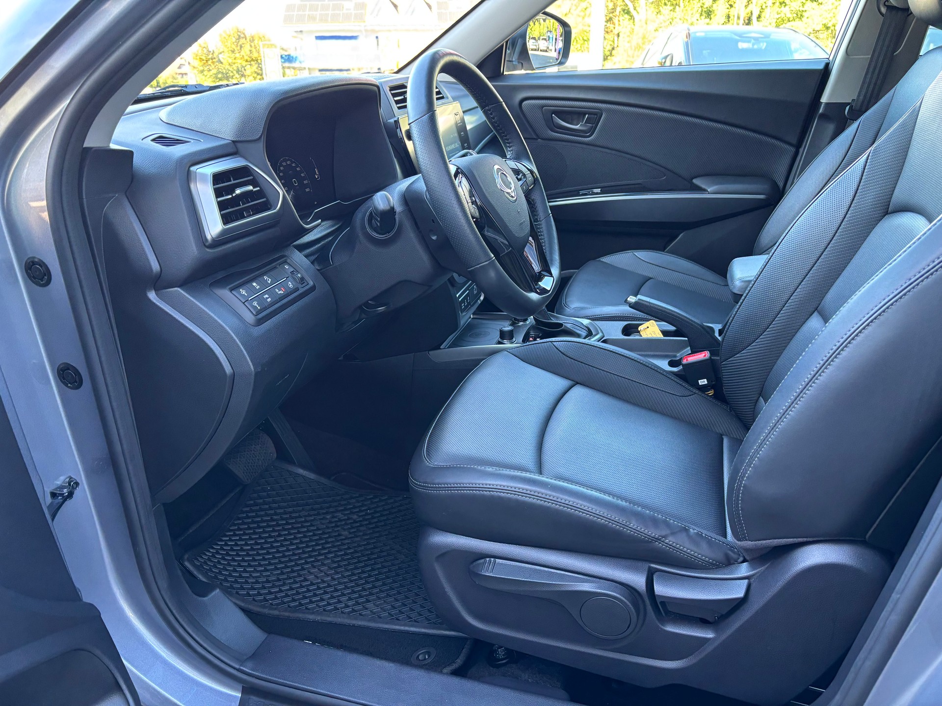 KGM-SsangYong Tivoli 1.5TGDI Tita 4WD Automat-image-10