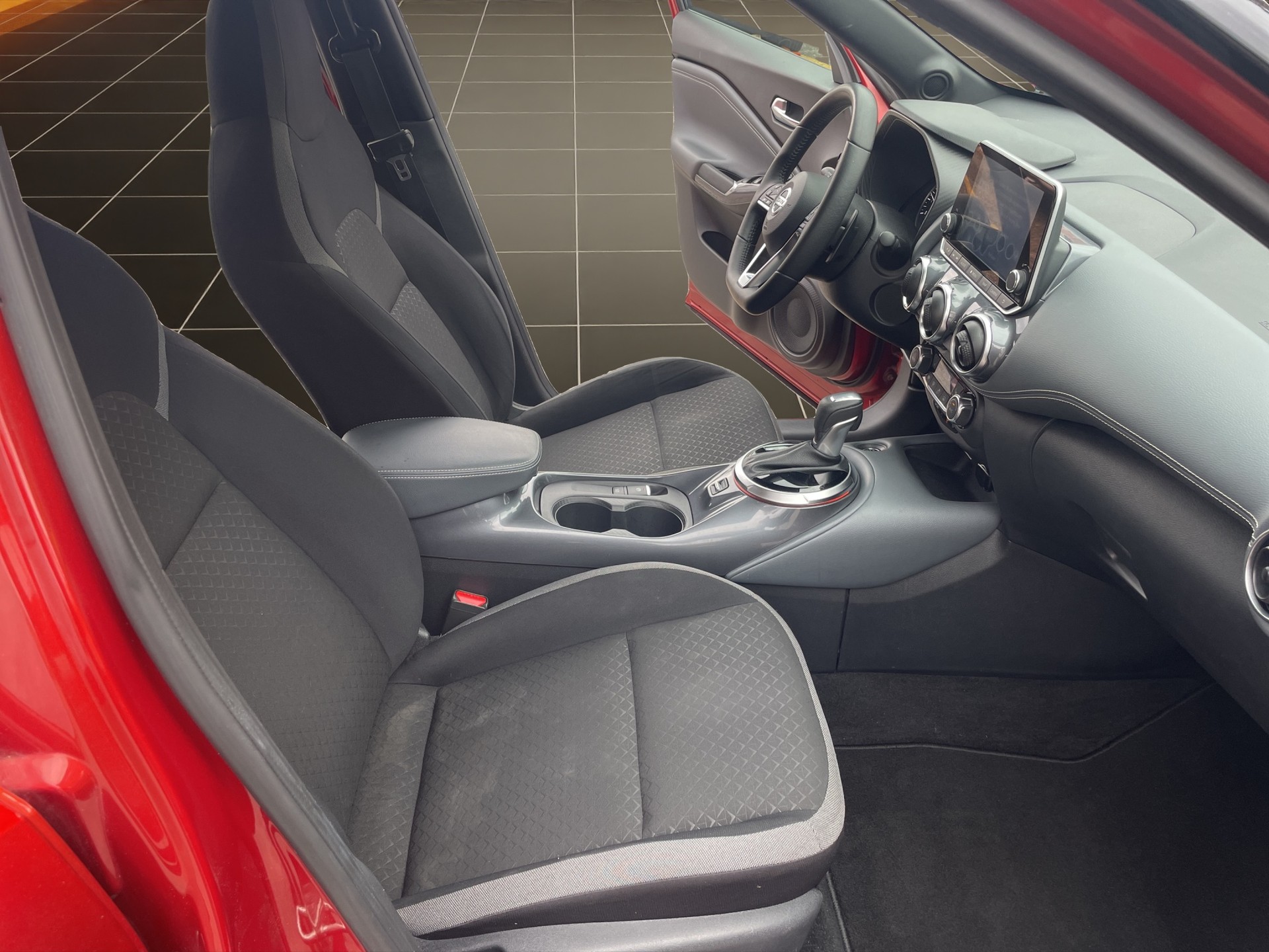NISSAN Juke 1.0 DIG-T N-Connecta DCT-image-11