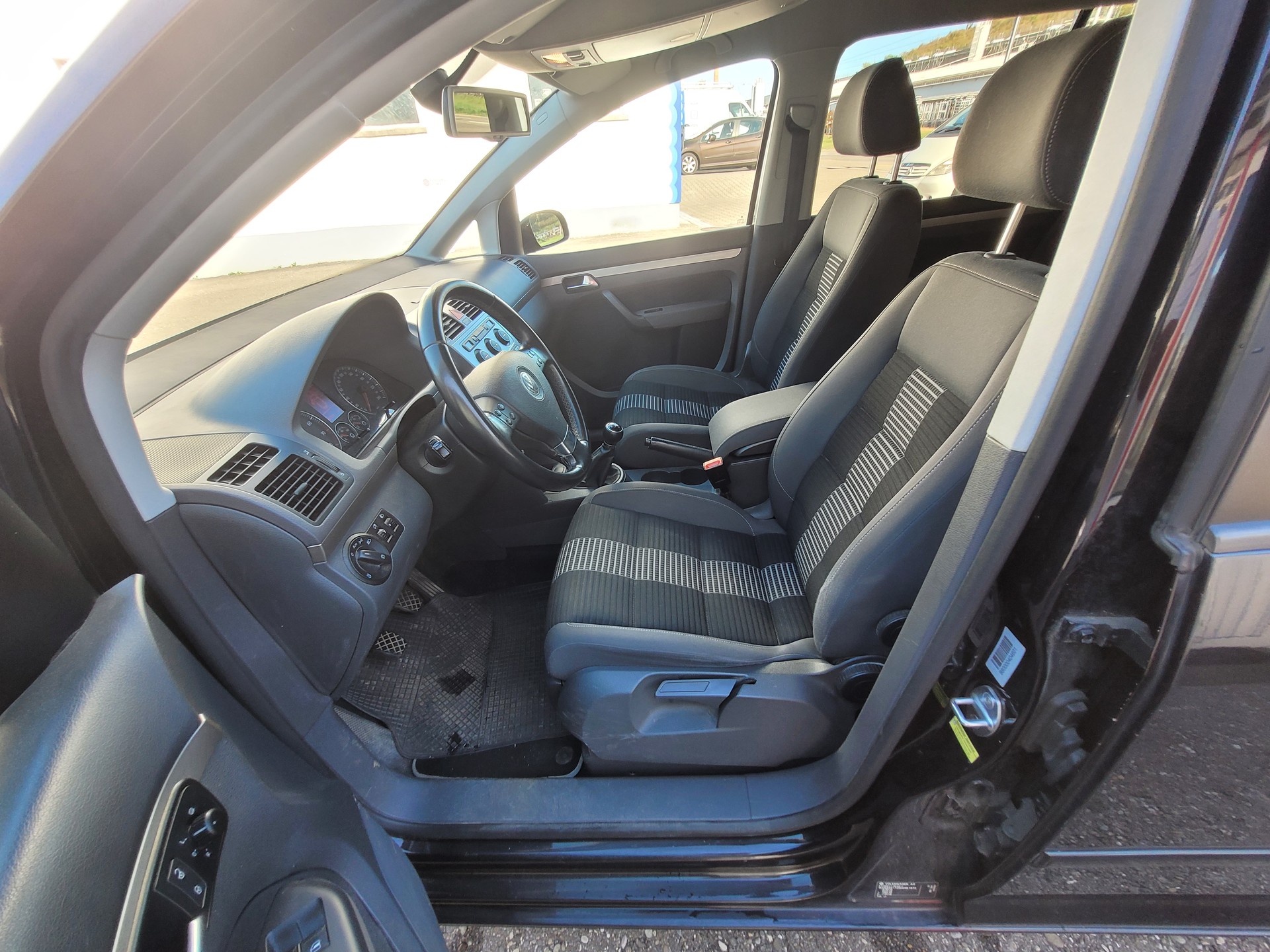 VW Touran 1.6 Conceptline-image-10