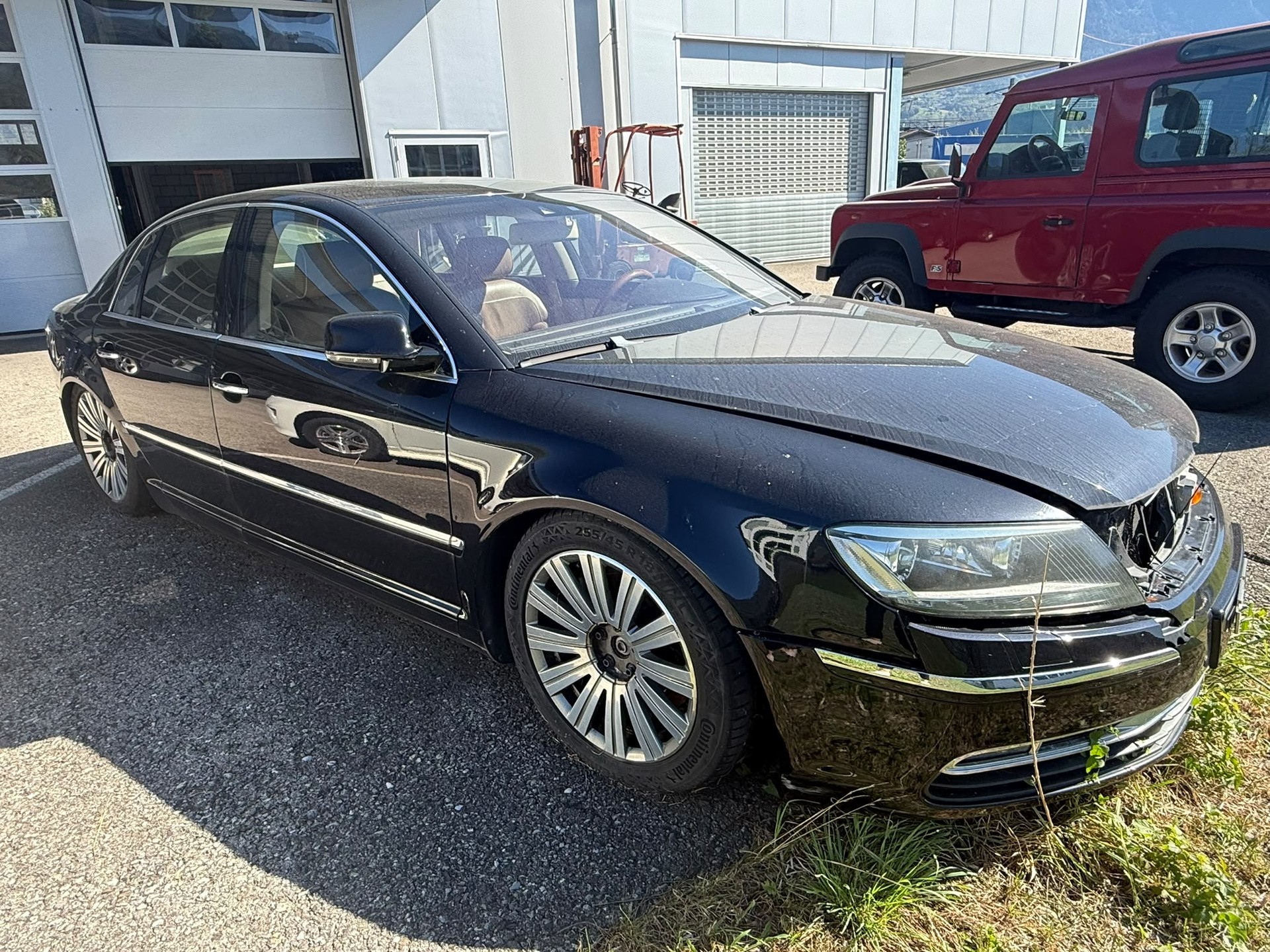 VW Phaeton 4.2 V8 4Motion Tiptronic-image-2