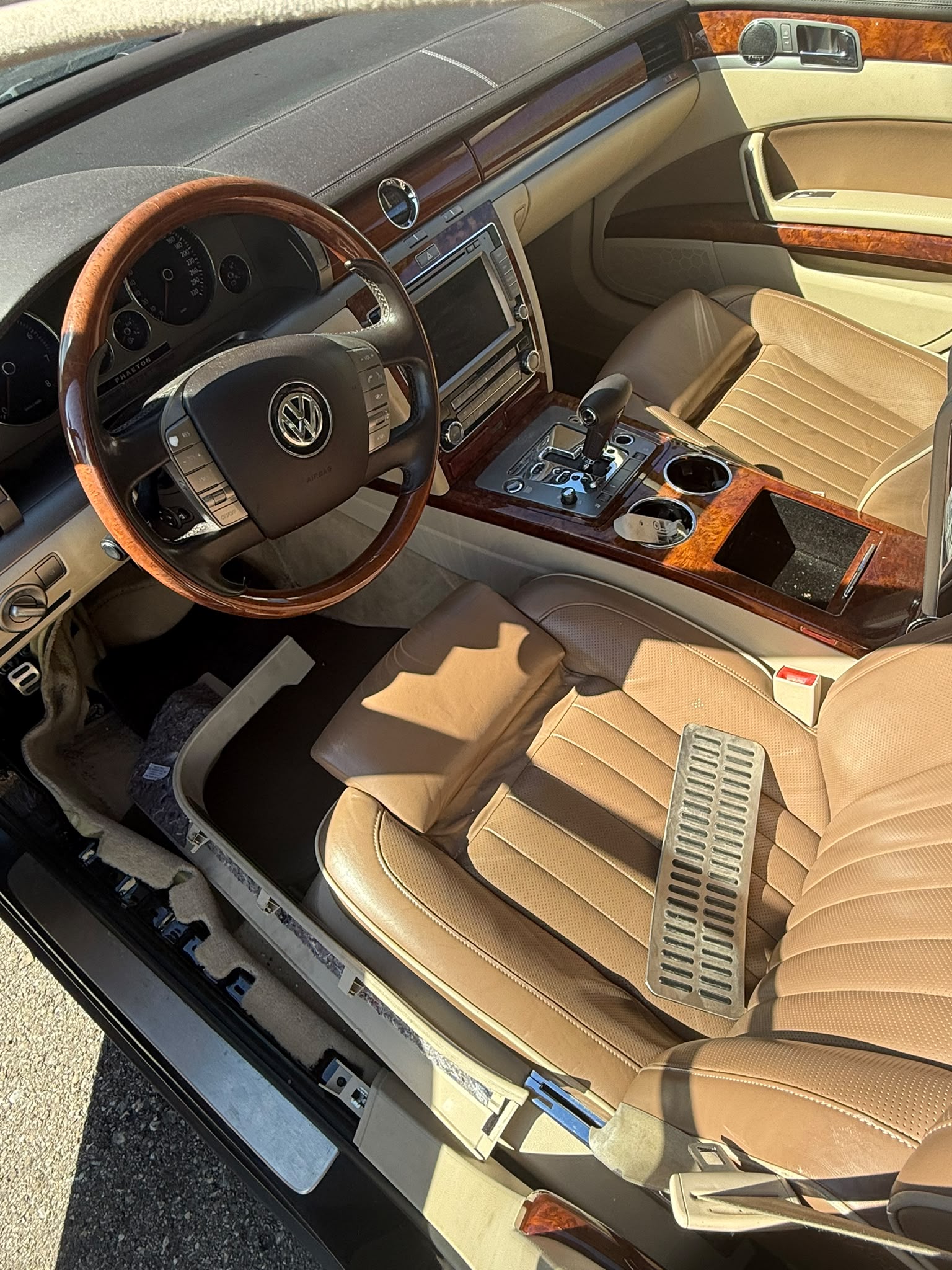 VW Phaeton 4.2 V8 4Motion Tiptronic-image-4