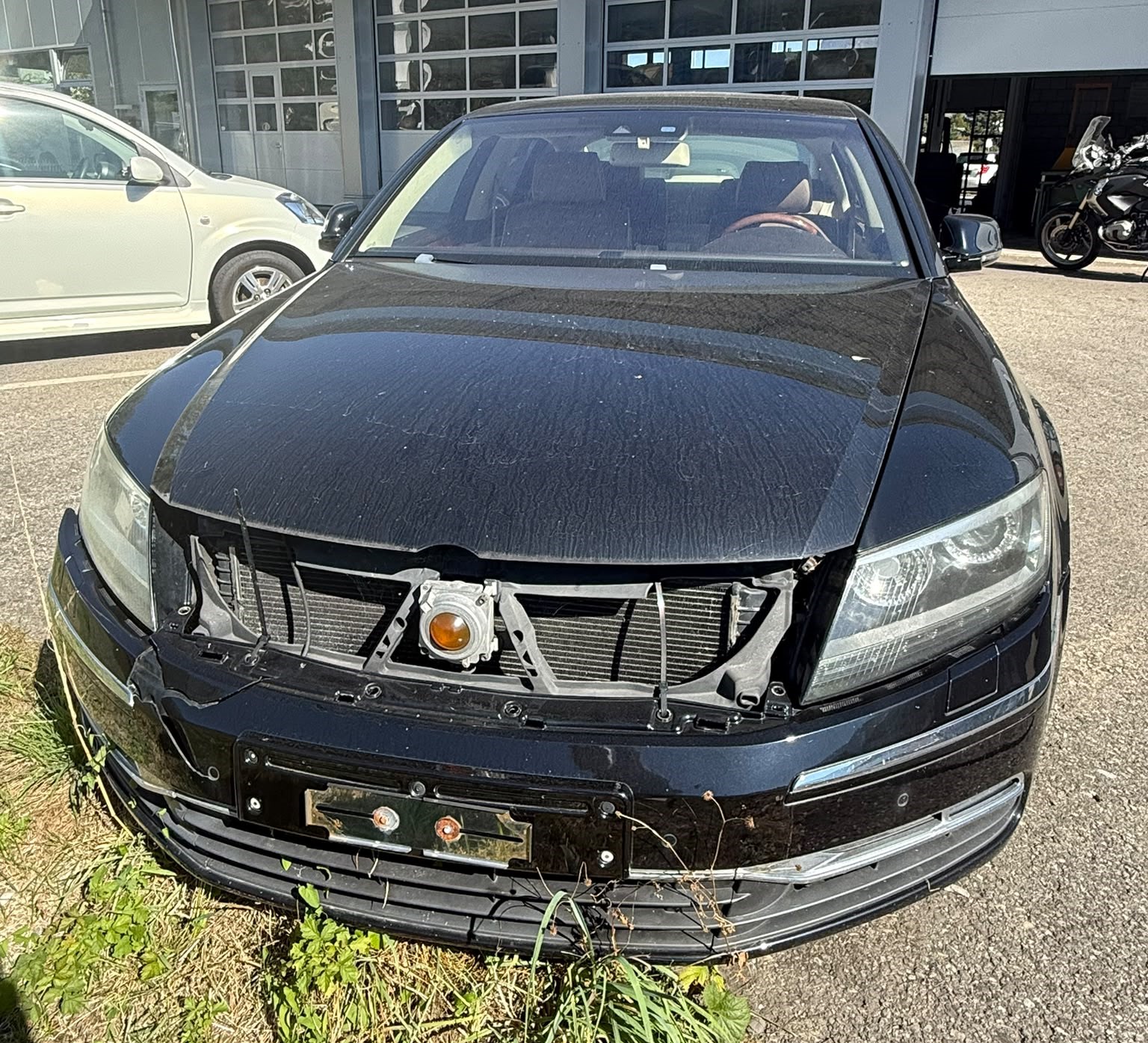 VW Phaeton 4.2 V8 4Motion Tiptronic-image-0