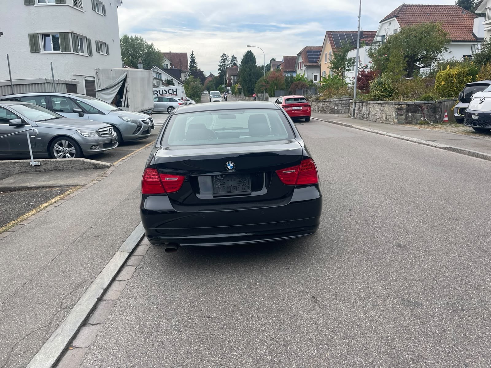 BMW 318i-image-2