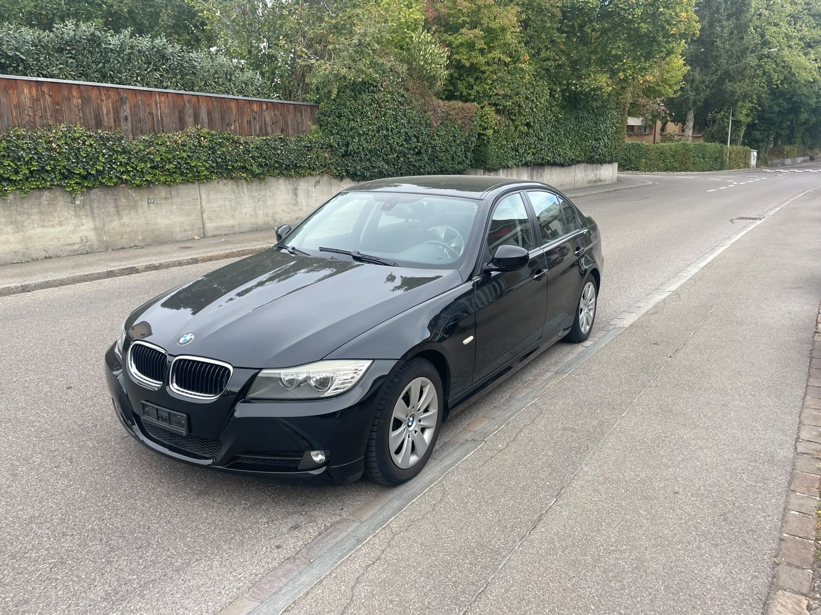BMW 318i-image-0