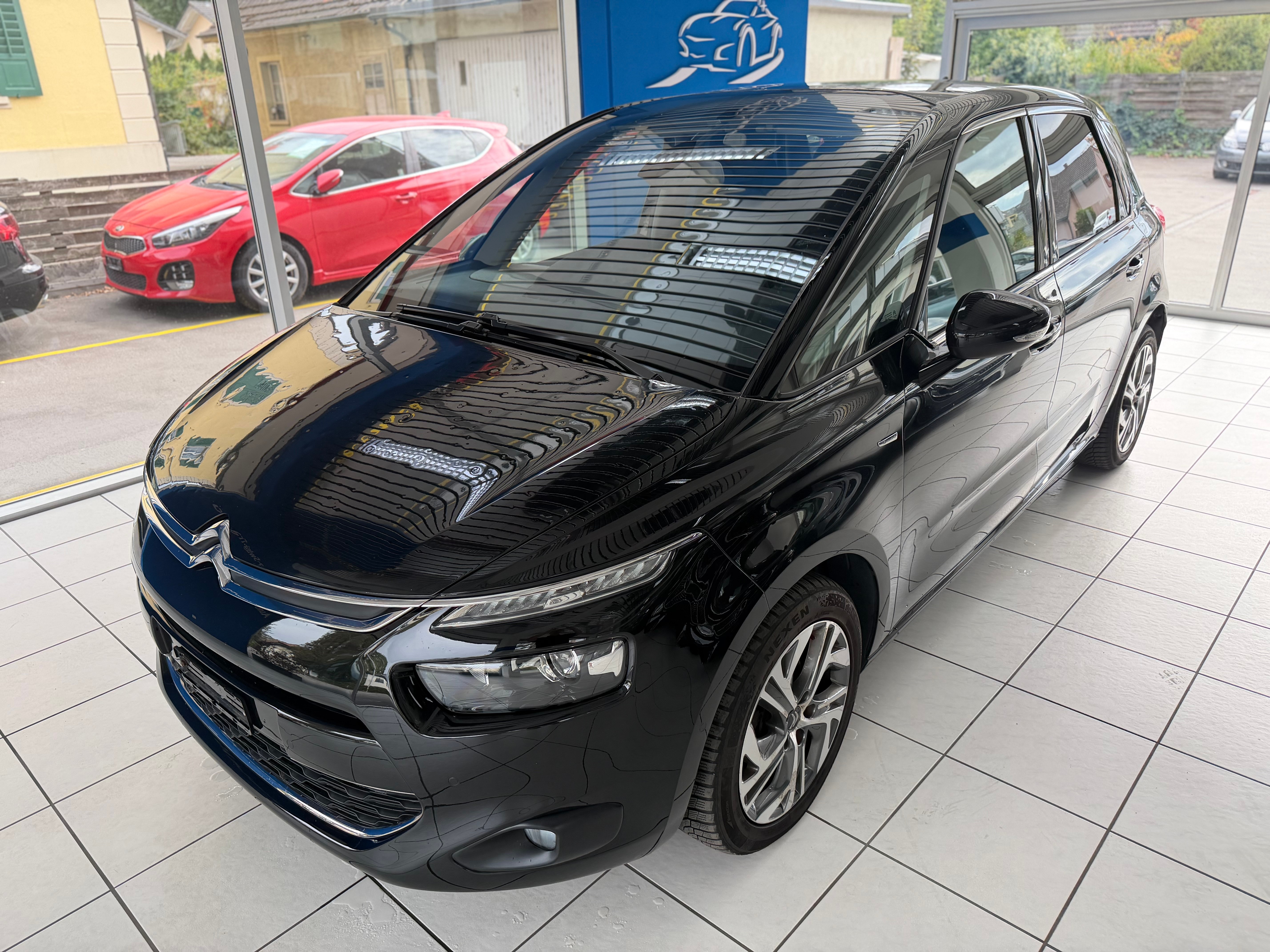 Car photo