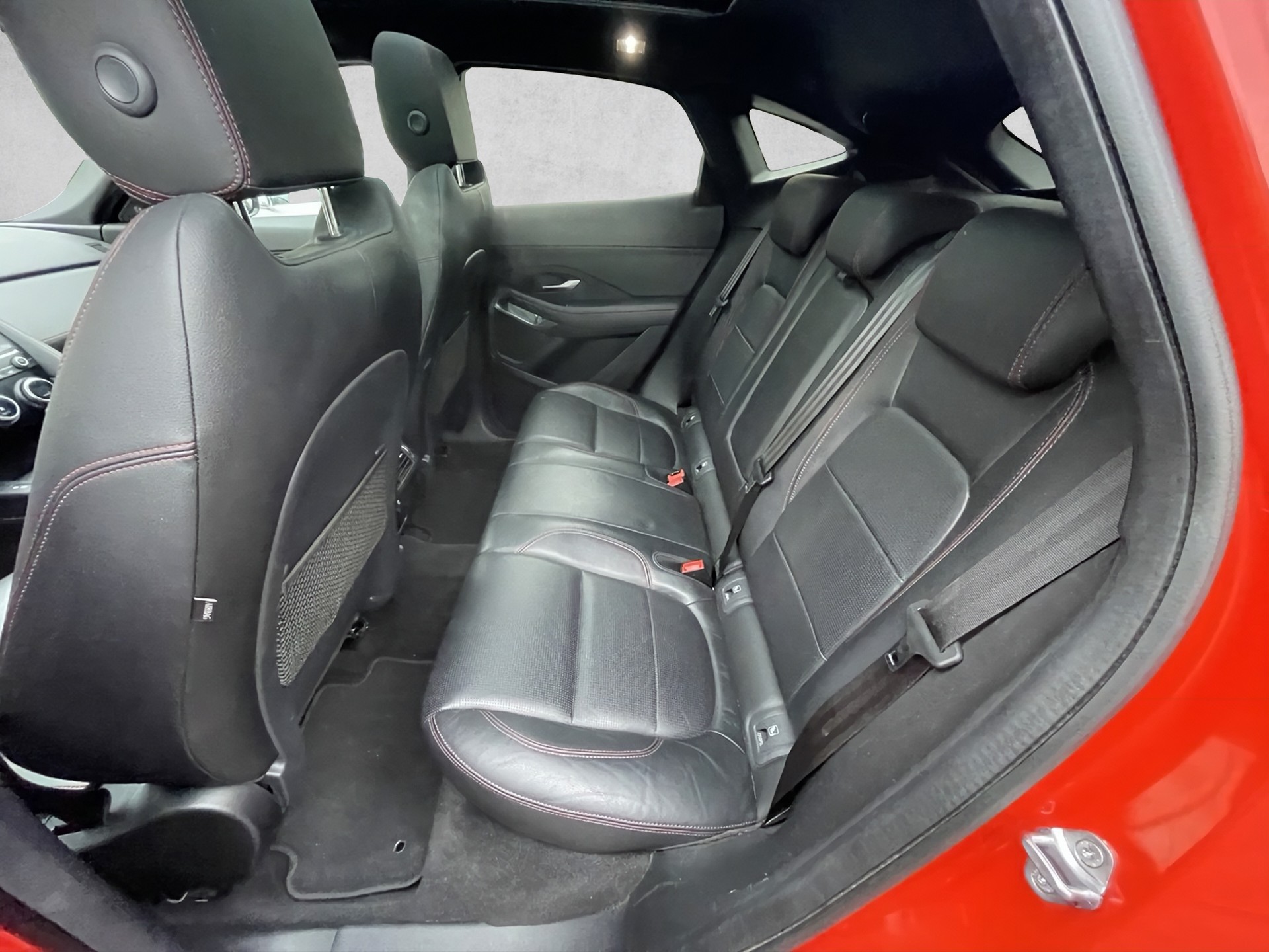 JAGUAR E-Pace P200 R-Dynamic SE AWD Automatik-image-7