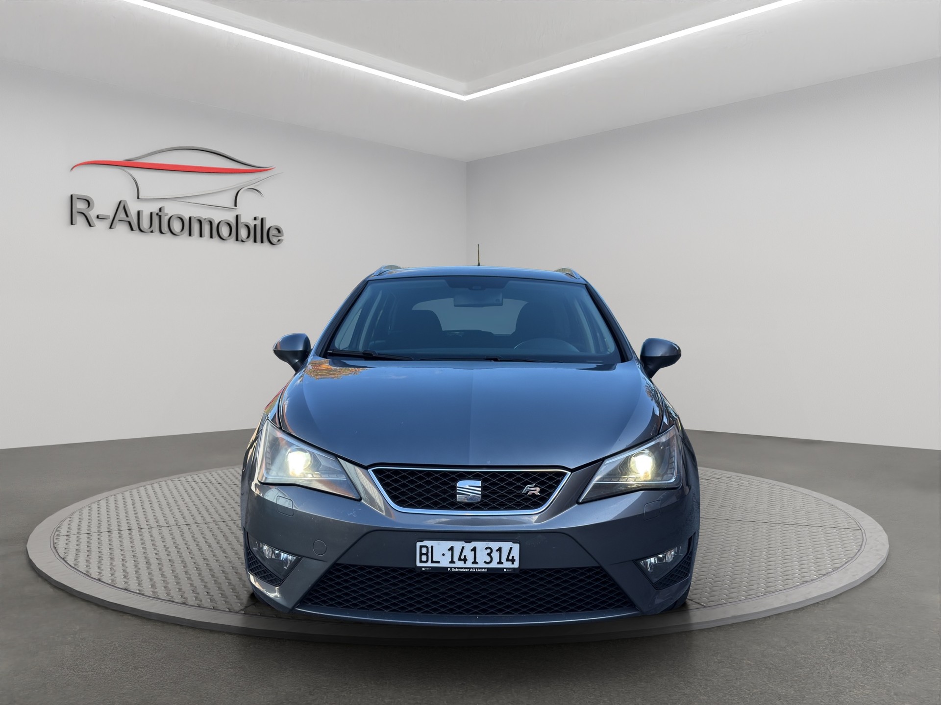 SEAT Ibiza ST 1.4 TSI FR DSG-image-7