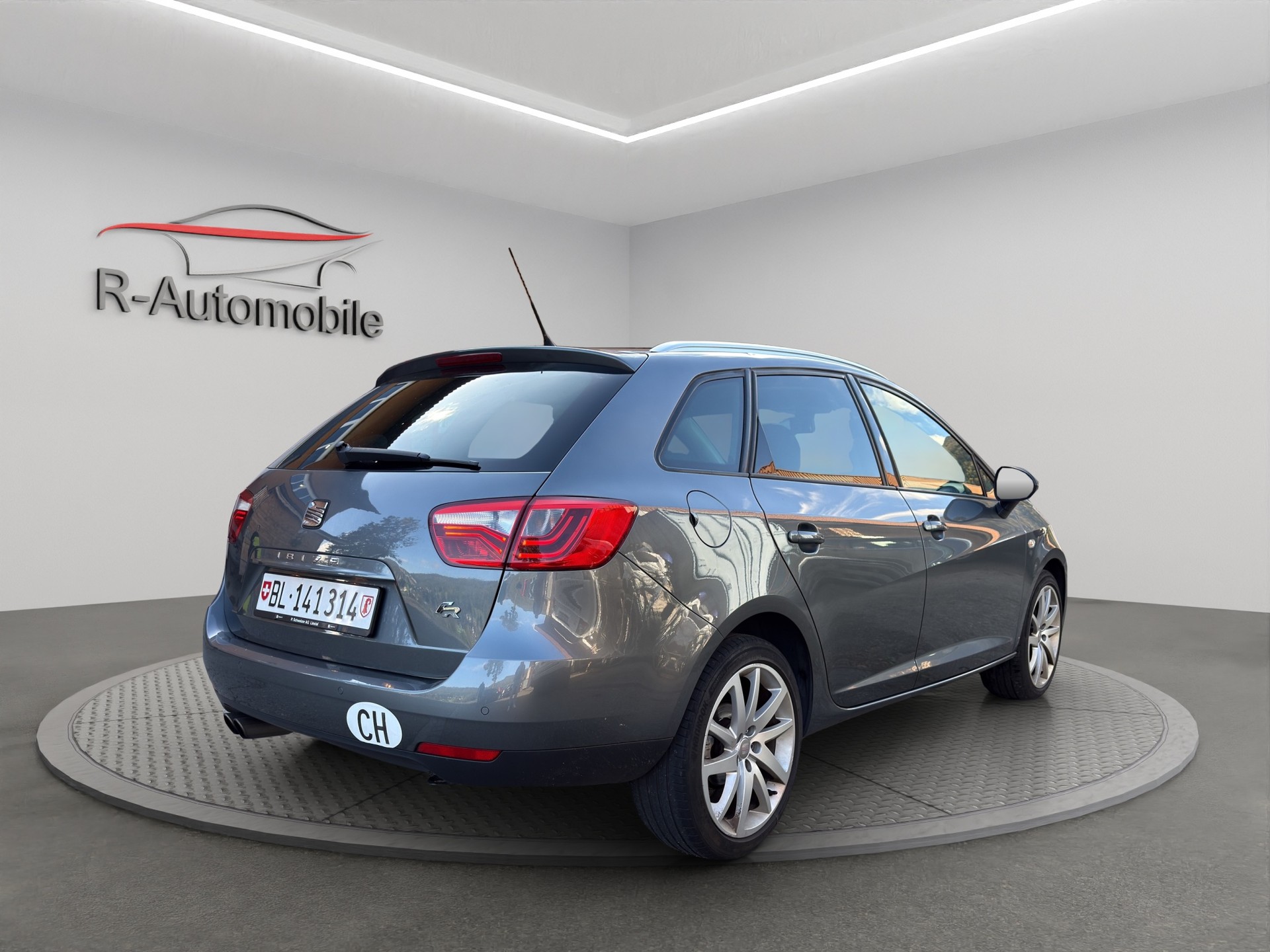 SEAT Ibiza ST 1.4 TSI FR DSG-image-4